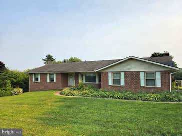 3765 COMPTON LANE YORK PA 17402