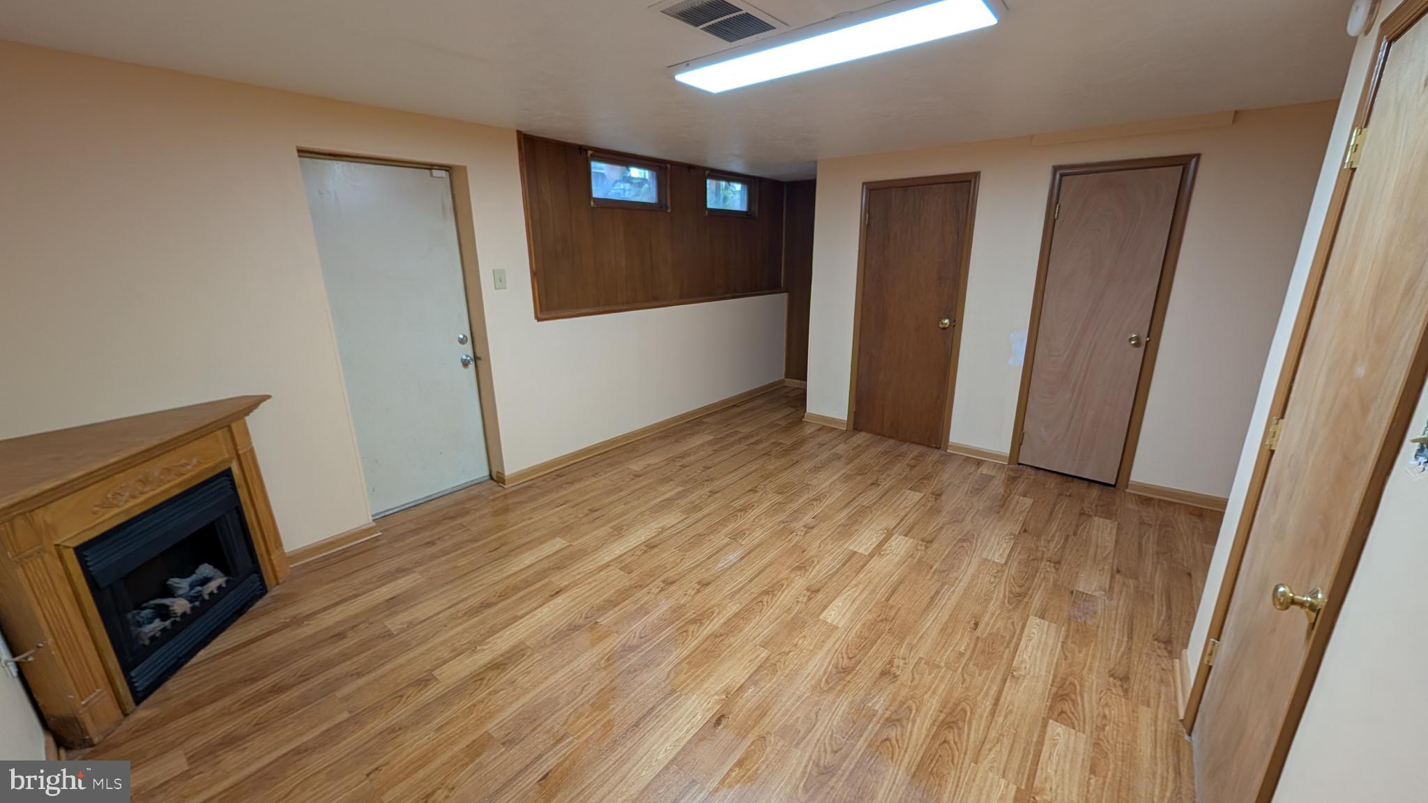 OAK POND - Residential