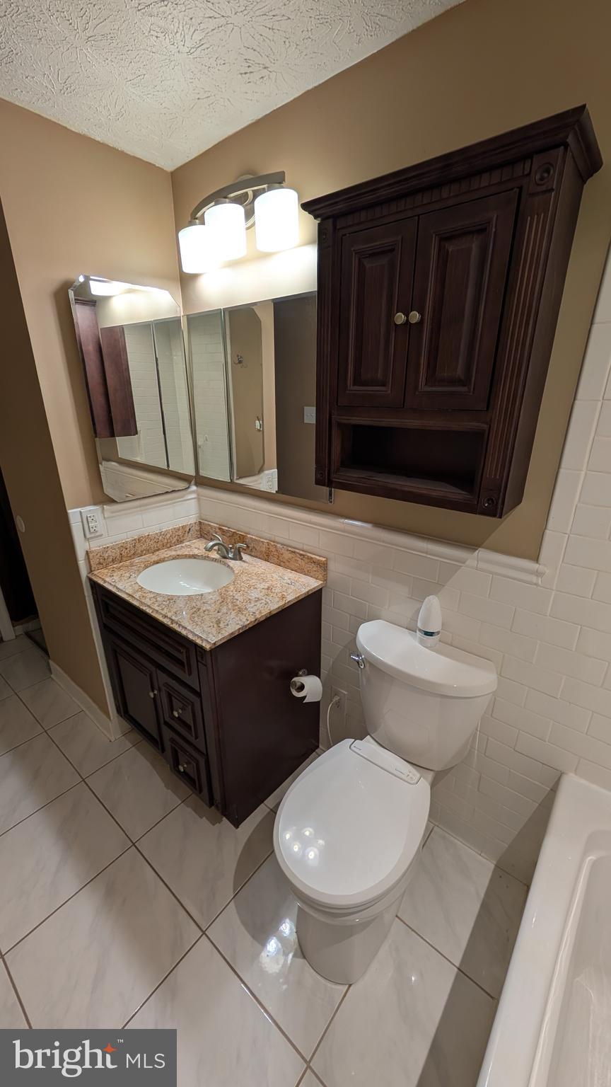 OAK POND - Residential