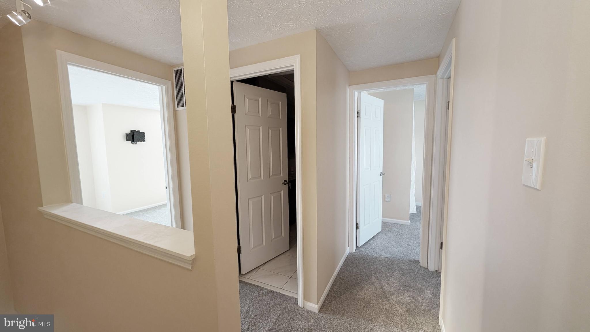 OAK POND - Residential