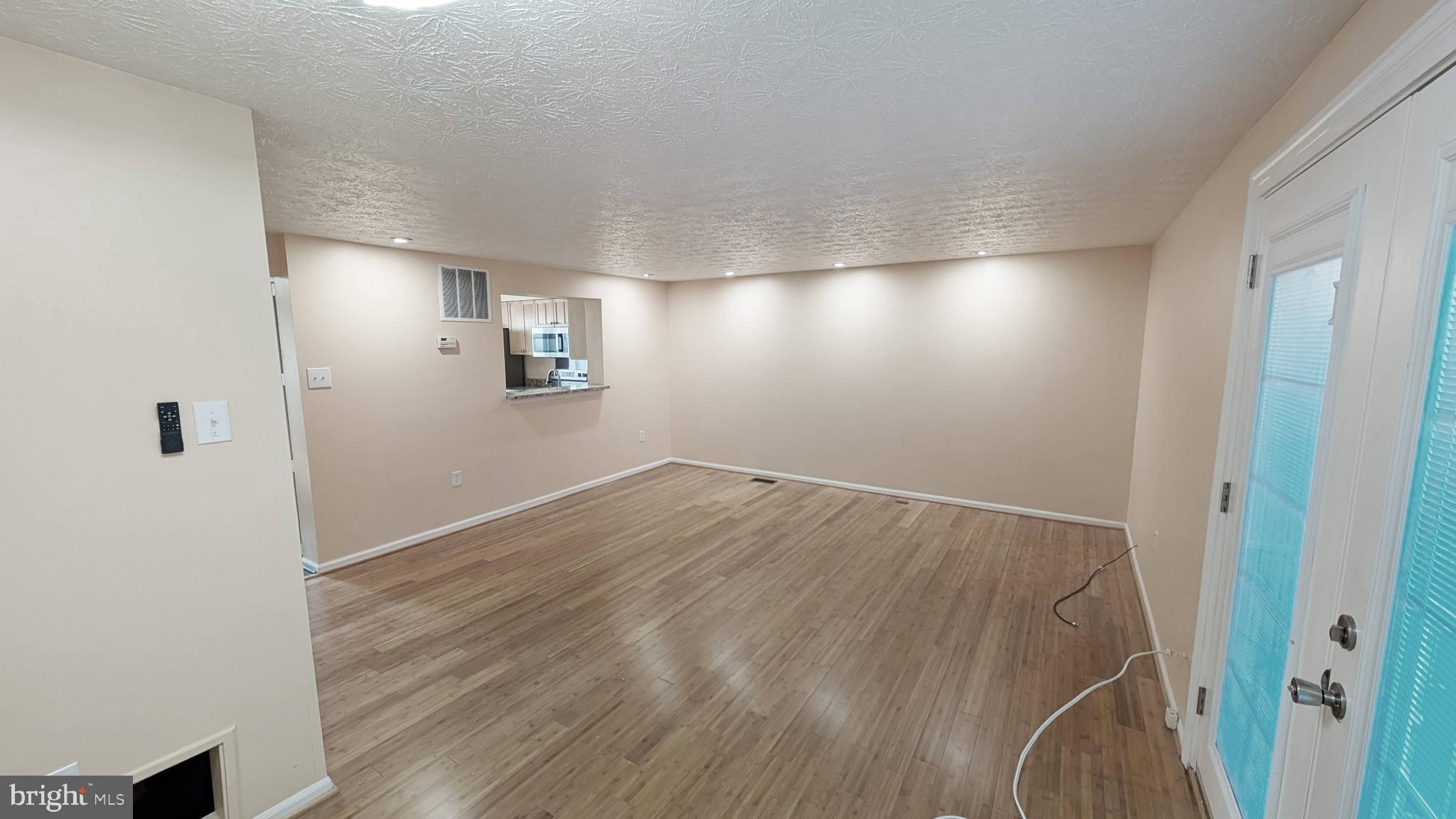 OAK POND - Residential