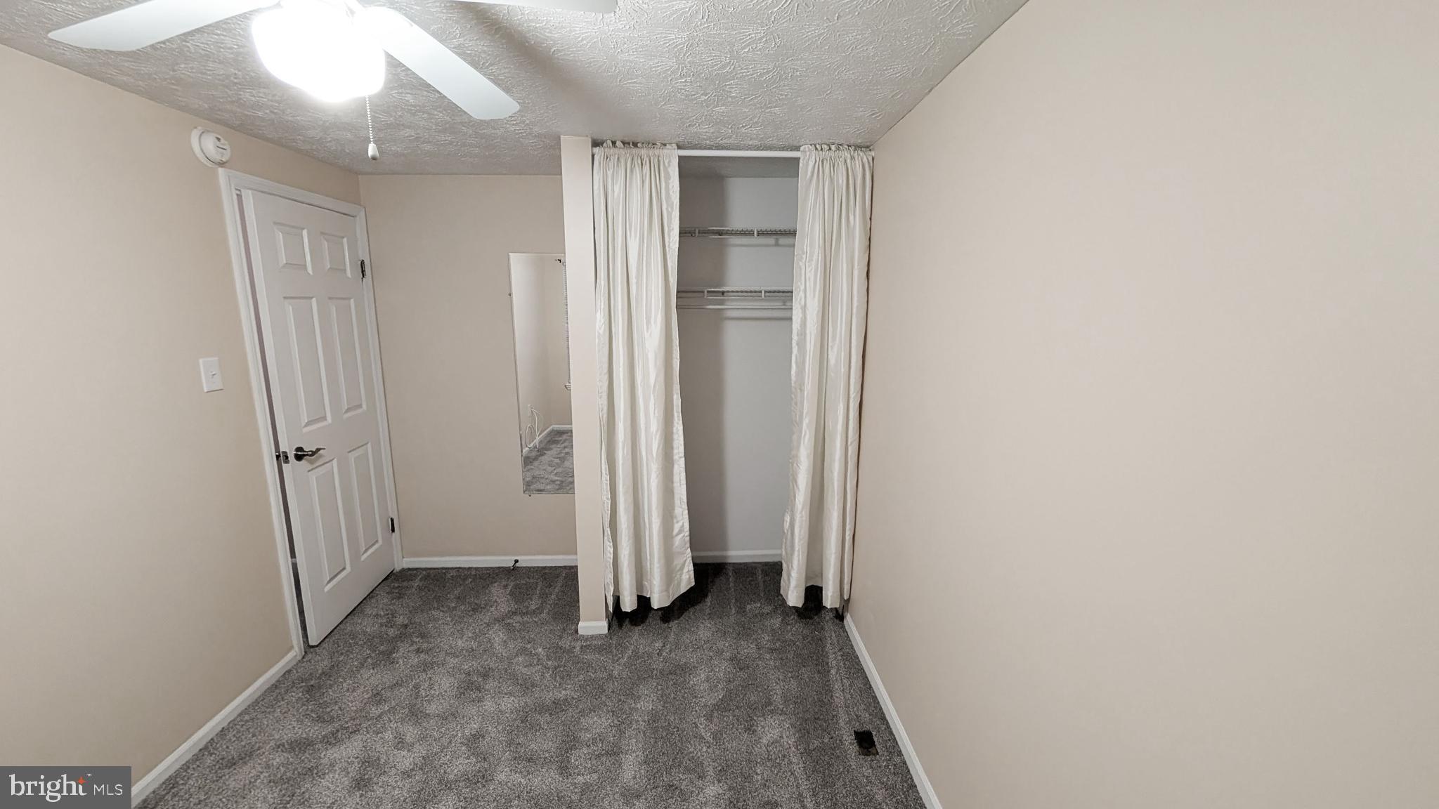 OAK POND - Residential