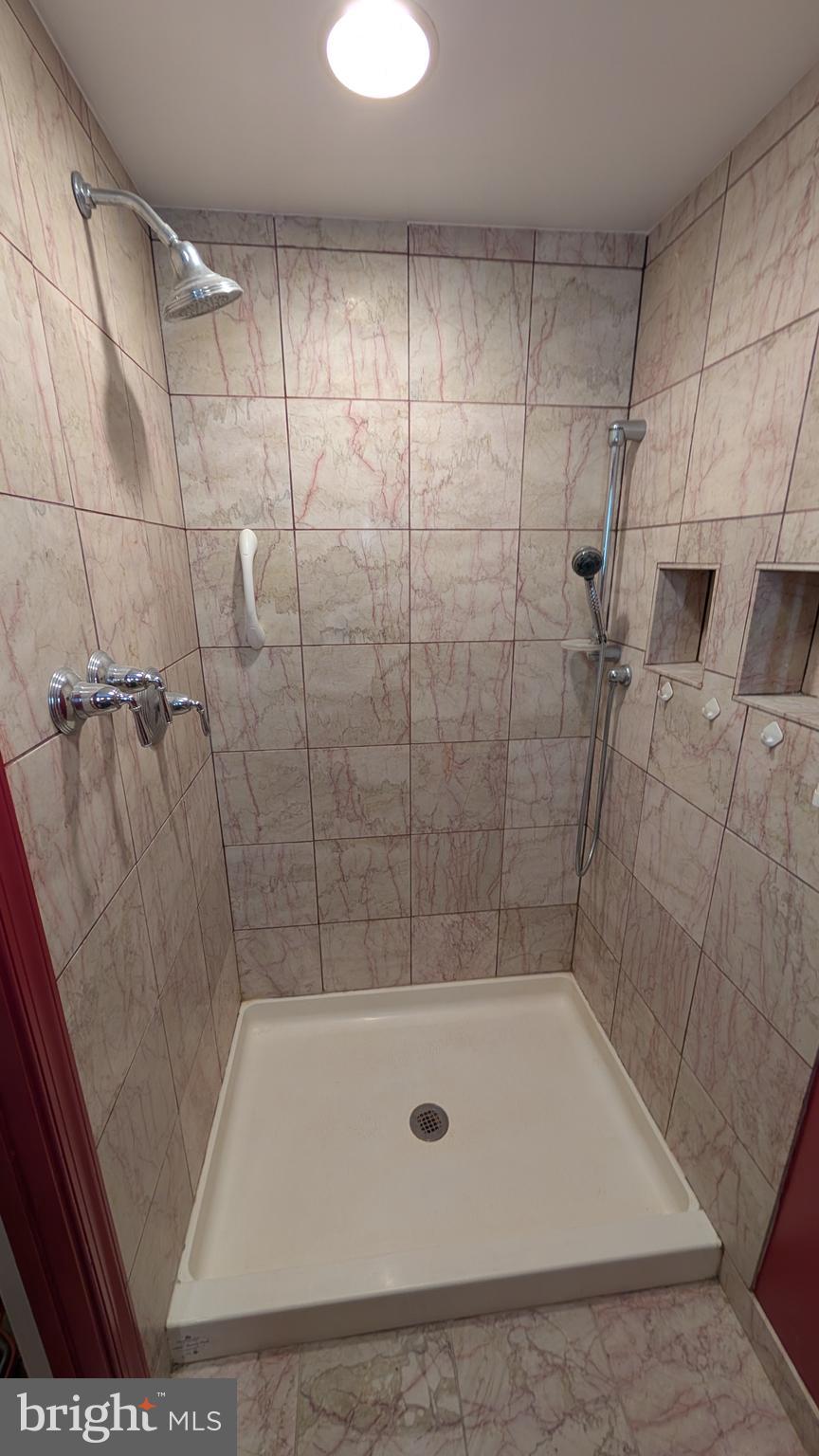 OAK POND - Residential