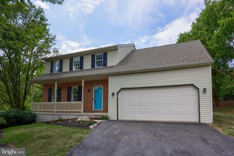 Photo of 488 Lancer Dr, Columbia, PA 17512 (MLS # PALA2054390)