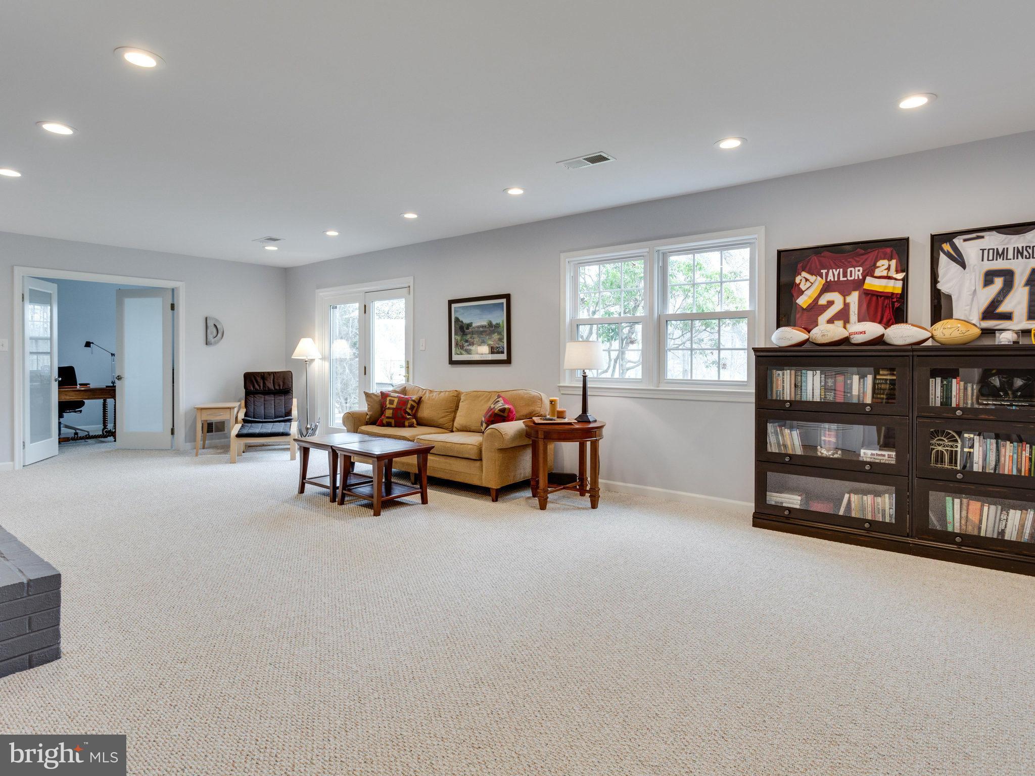 LAKE RIDGE - Residential