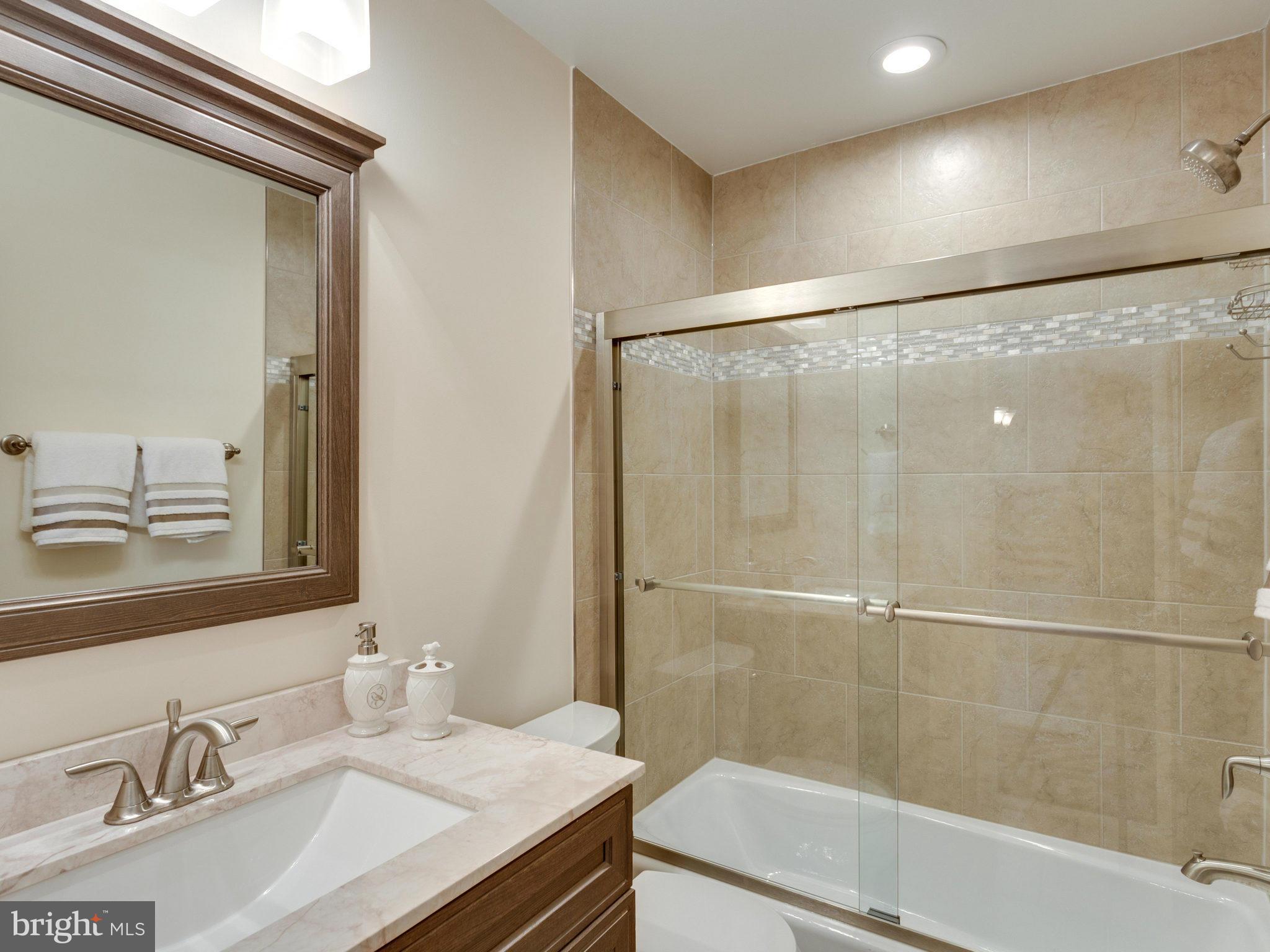 LAKE RIDGE - Residential