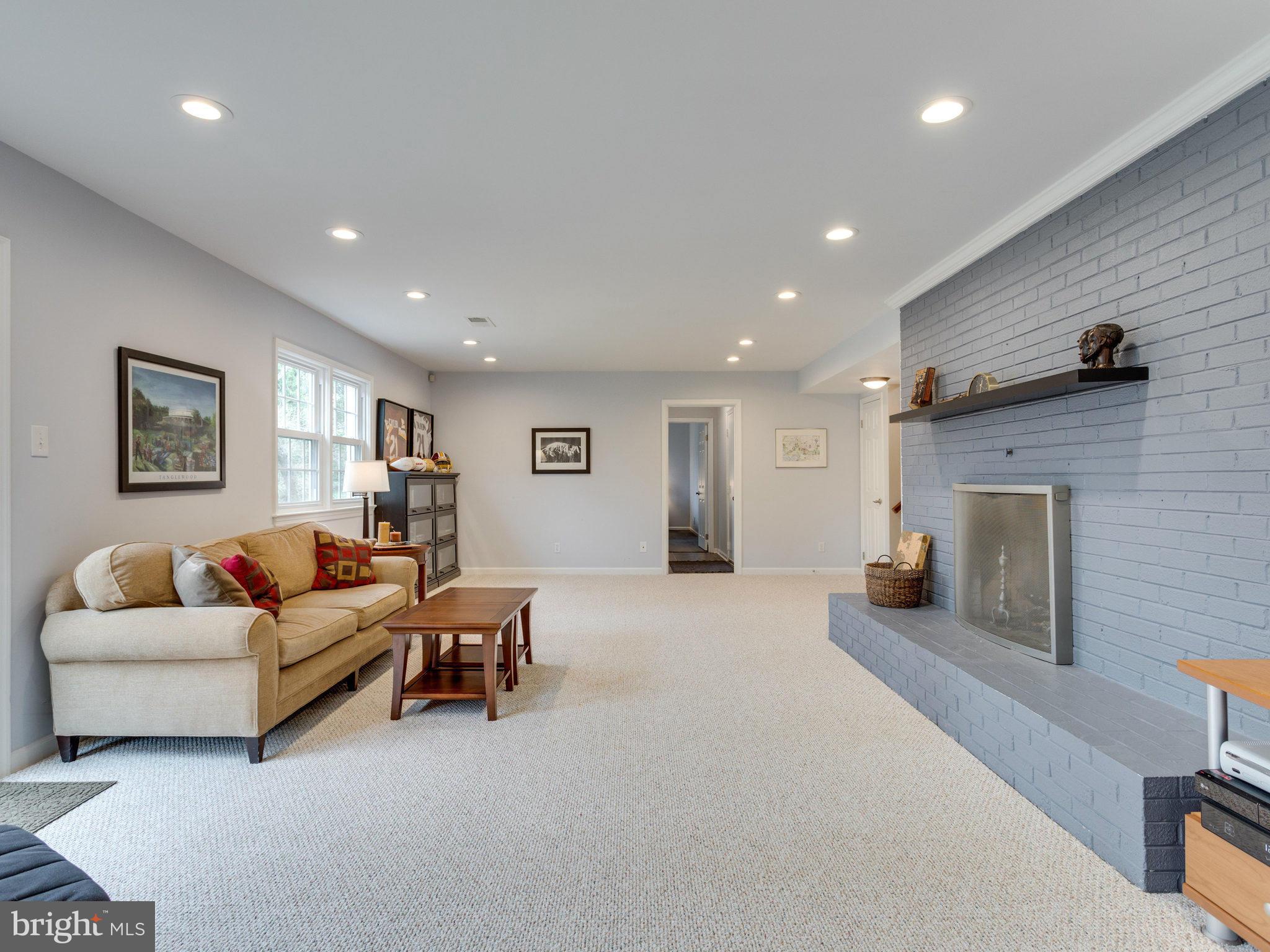 LAKE RIDGE - Residential