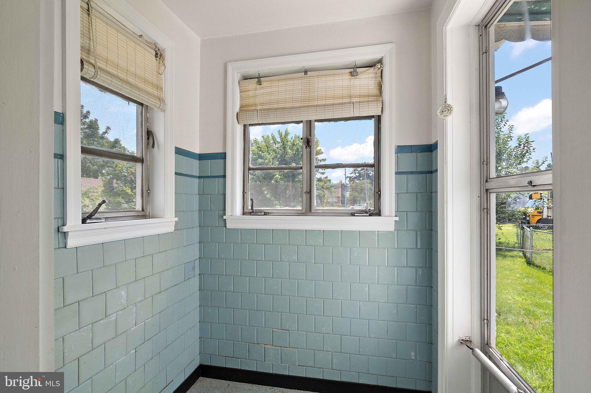 LESTER - Residential