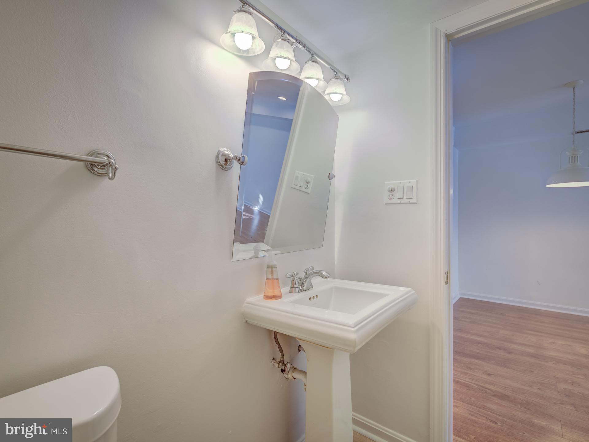 FAIRLINGTON TOWNE - Residential Lease