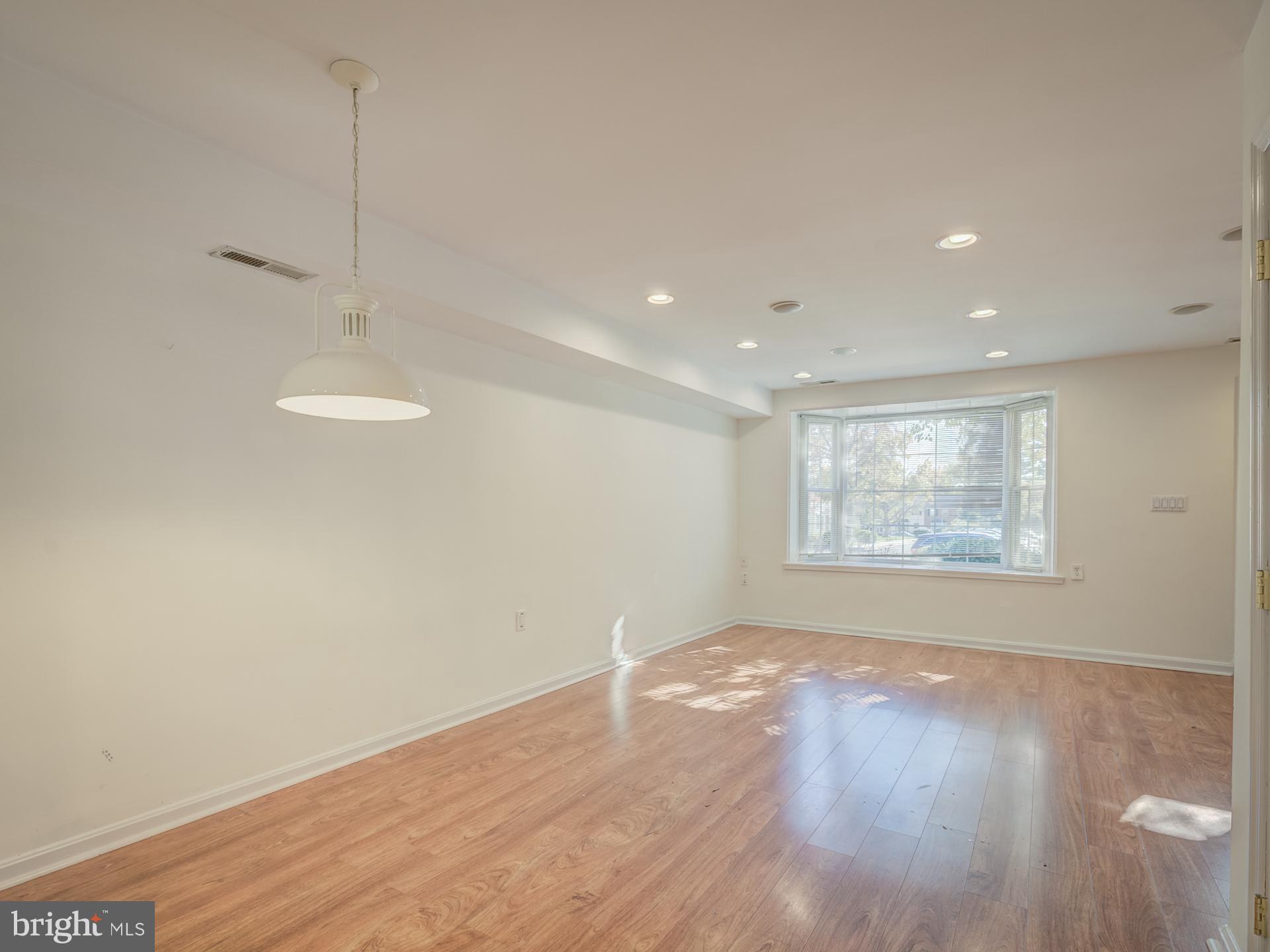 FAIRLINGTON TOWNE - Residential Lease