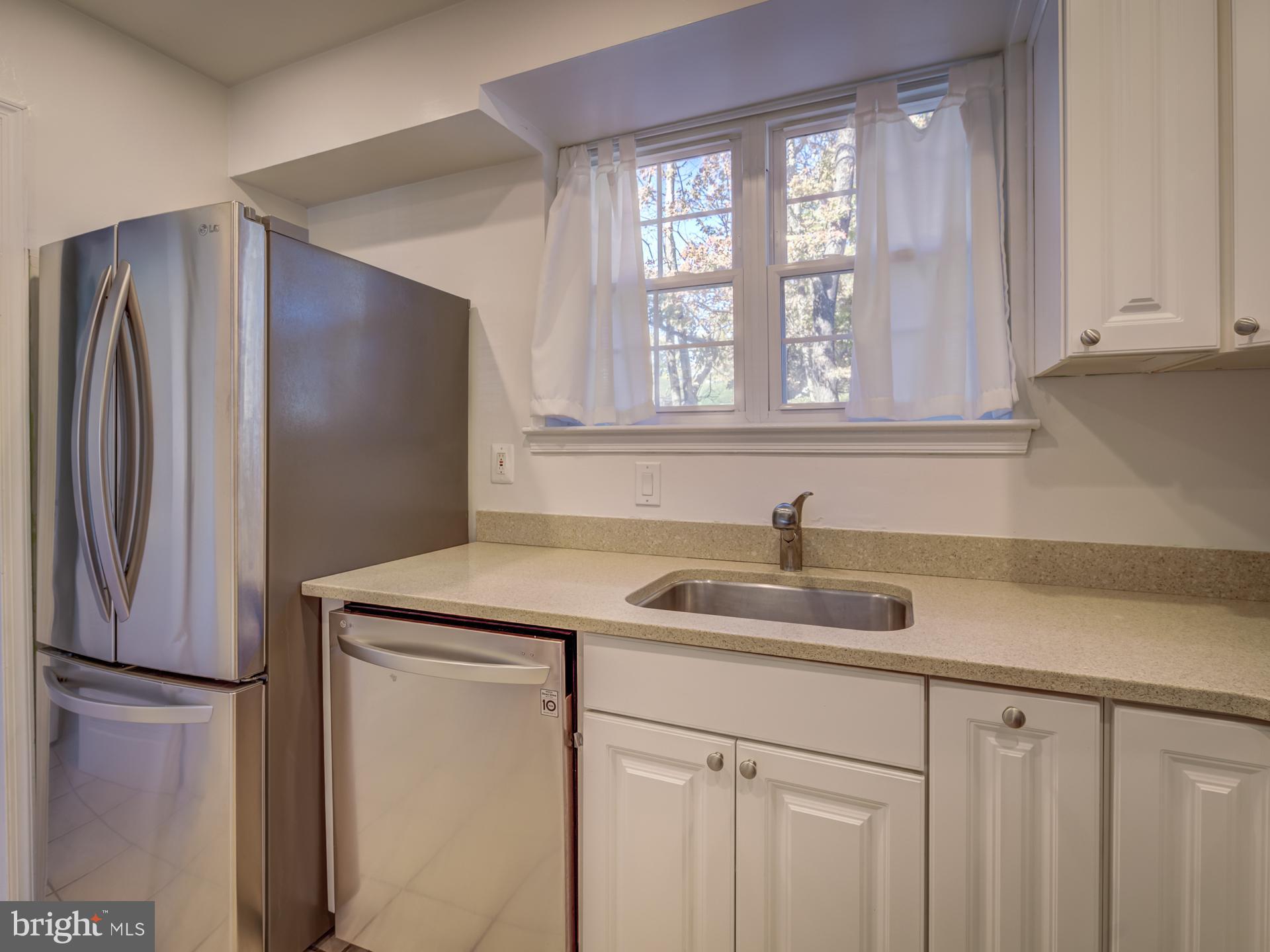 FAIRLINGTON TOWNE - Residential Lease