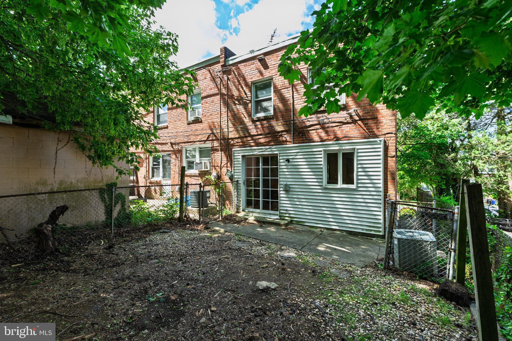 BEVERLY HILLS - Residential