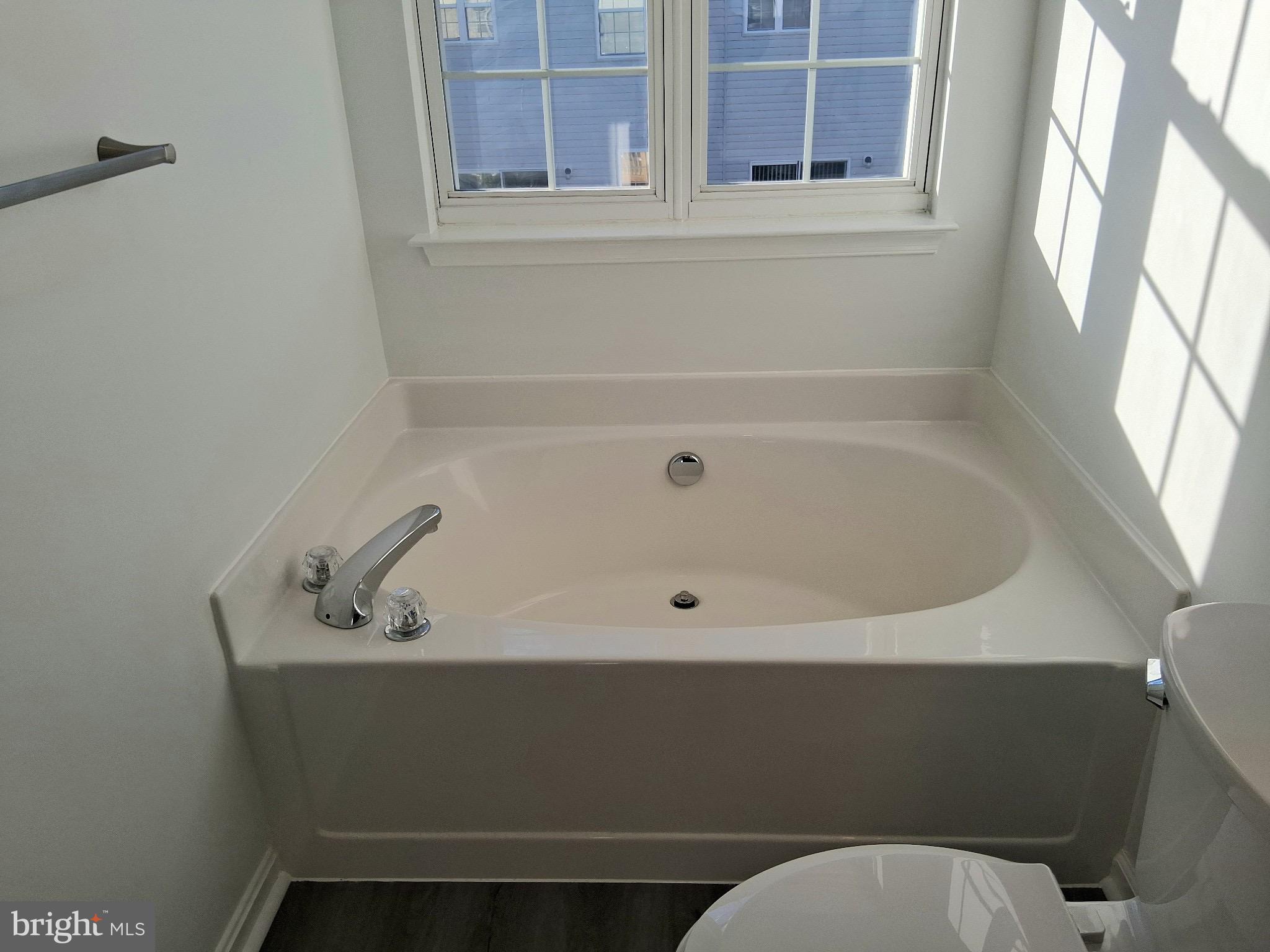 MIDDLE RIVER - Residential