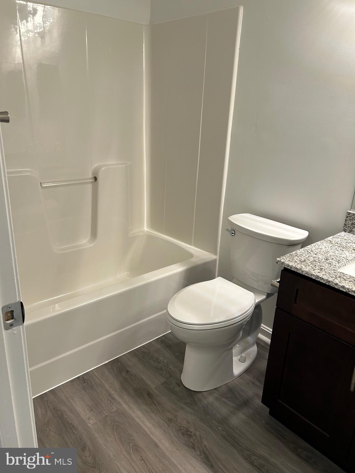 MIDDLE RIVER - Residential