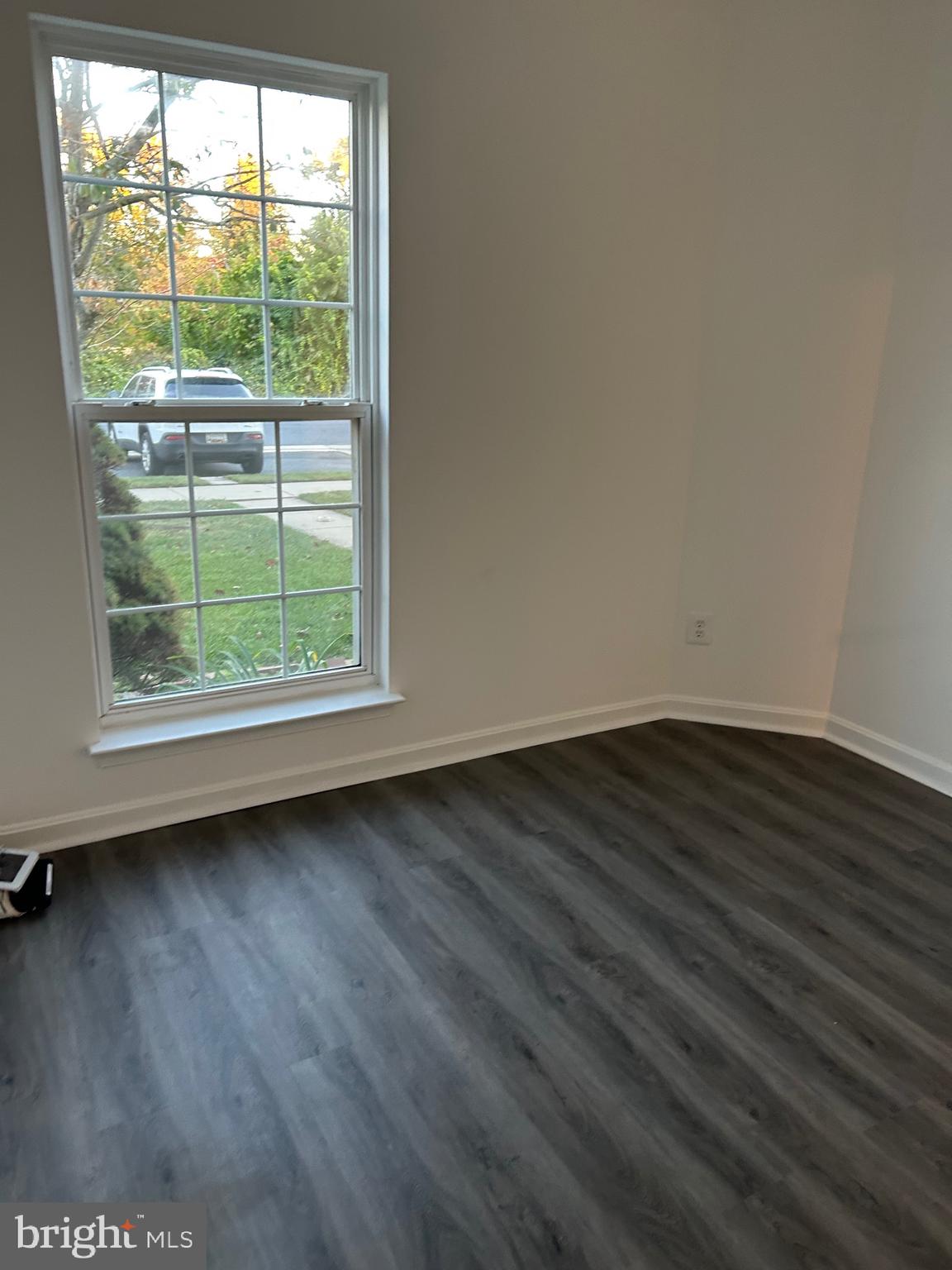 MIDDLE RIVER - Residential