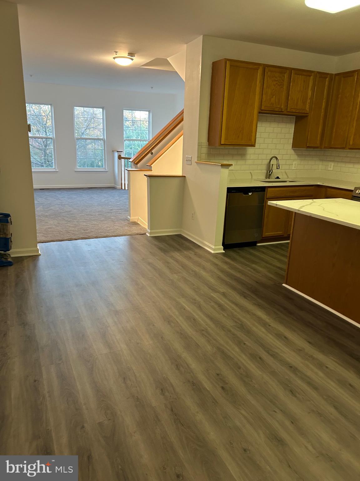 MIDDLE RIVER - Residential