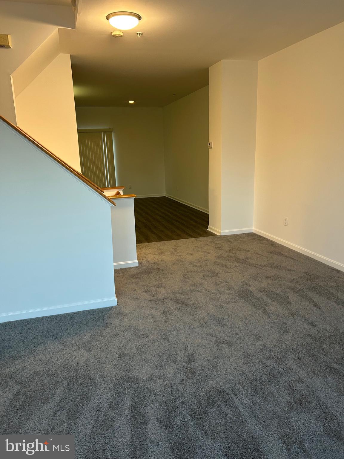 MIDDLE RIVER - Residential