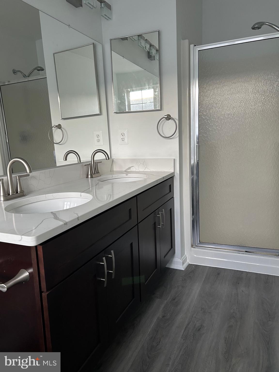 MIDDLE RIVER - Residential