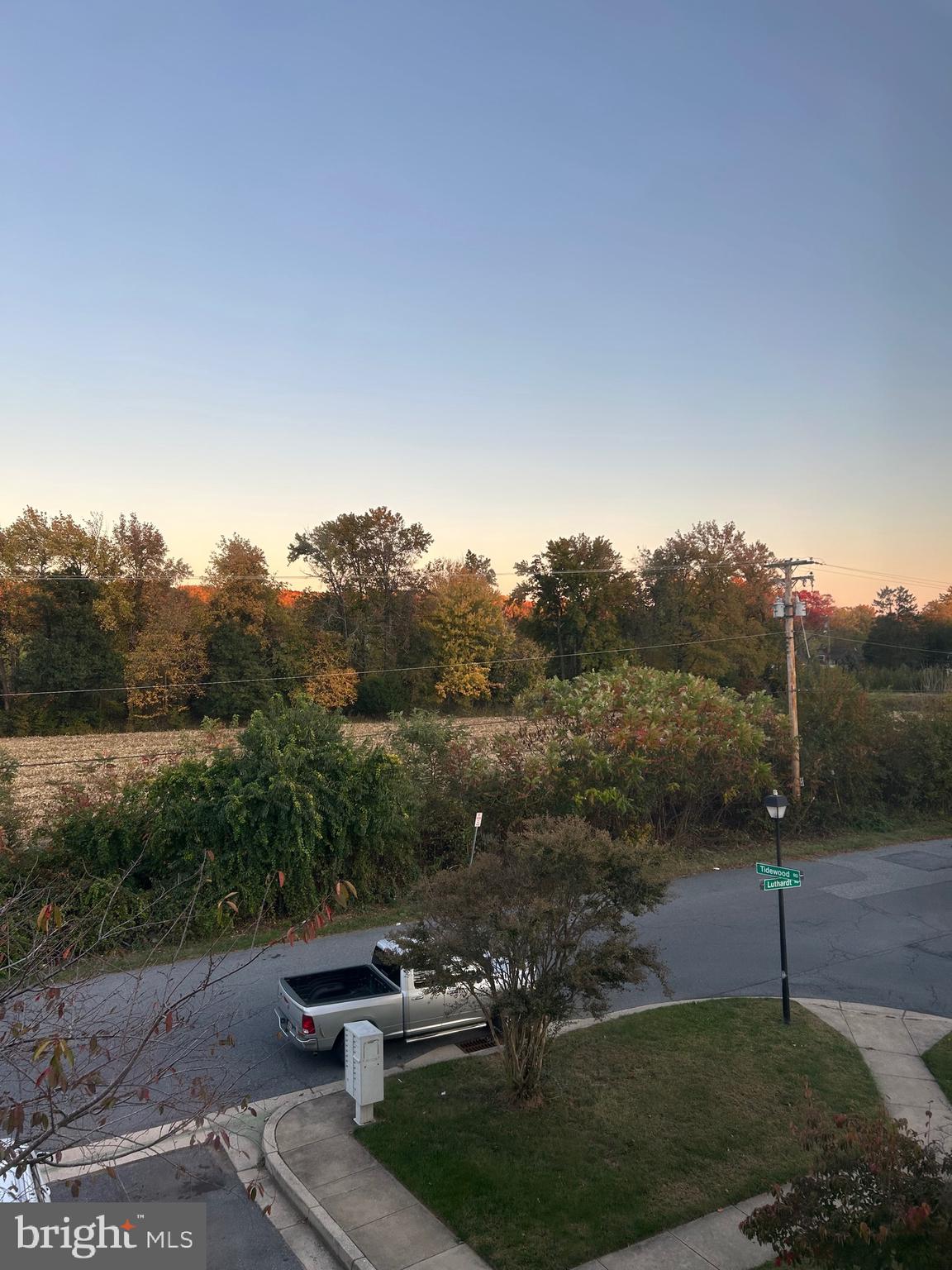 MIDDLE RIVER - Residential