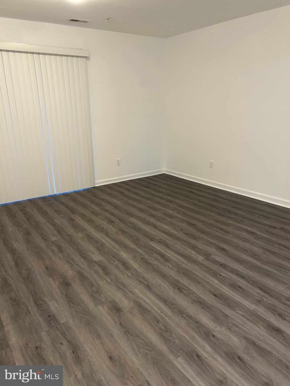 MIDDLE RIVER - Residential