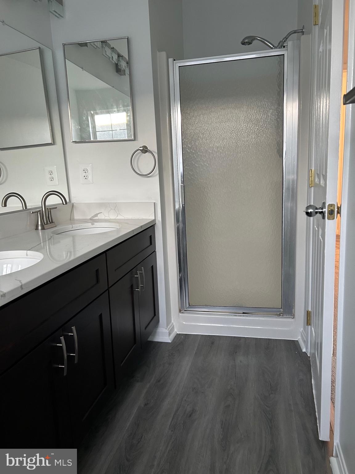 MIDDLE RIVER - Residential