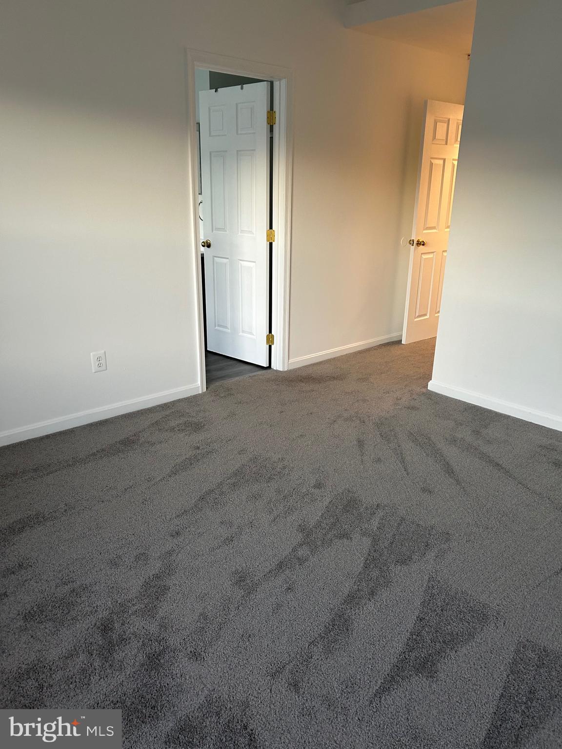 MIDDLE RIVER - Residential