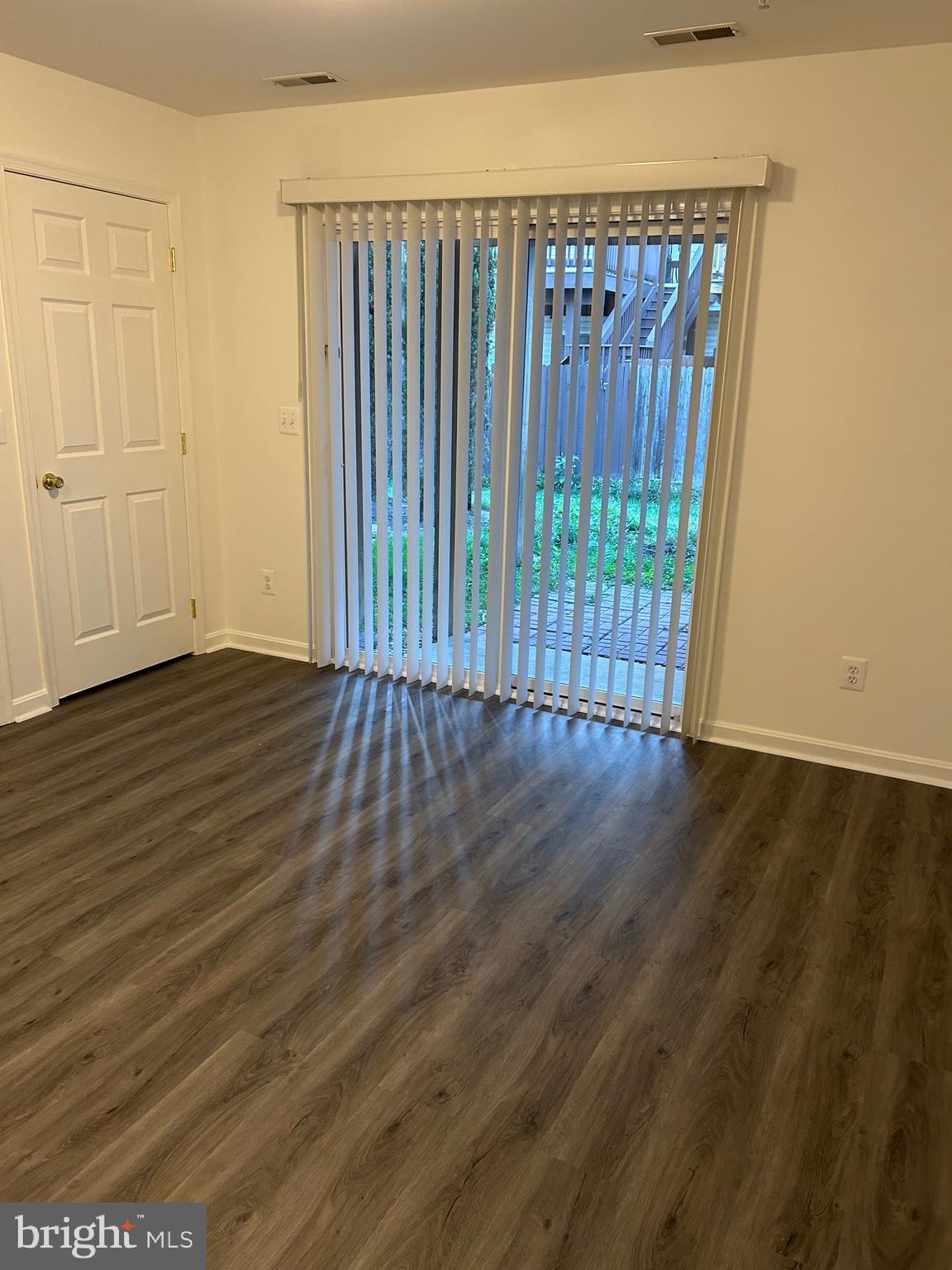 MIDDLE RIVER - Residential