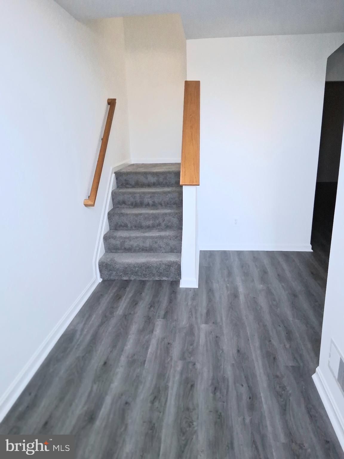 MIDDLE RIVER - Residential