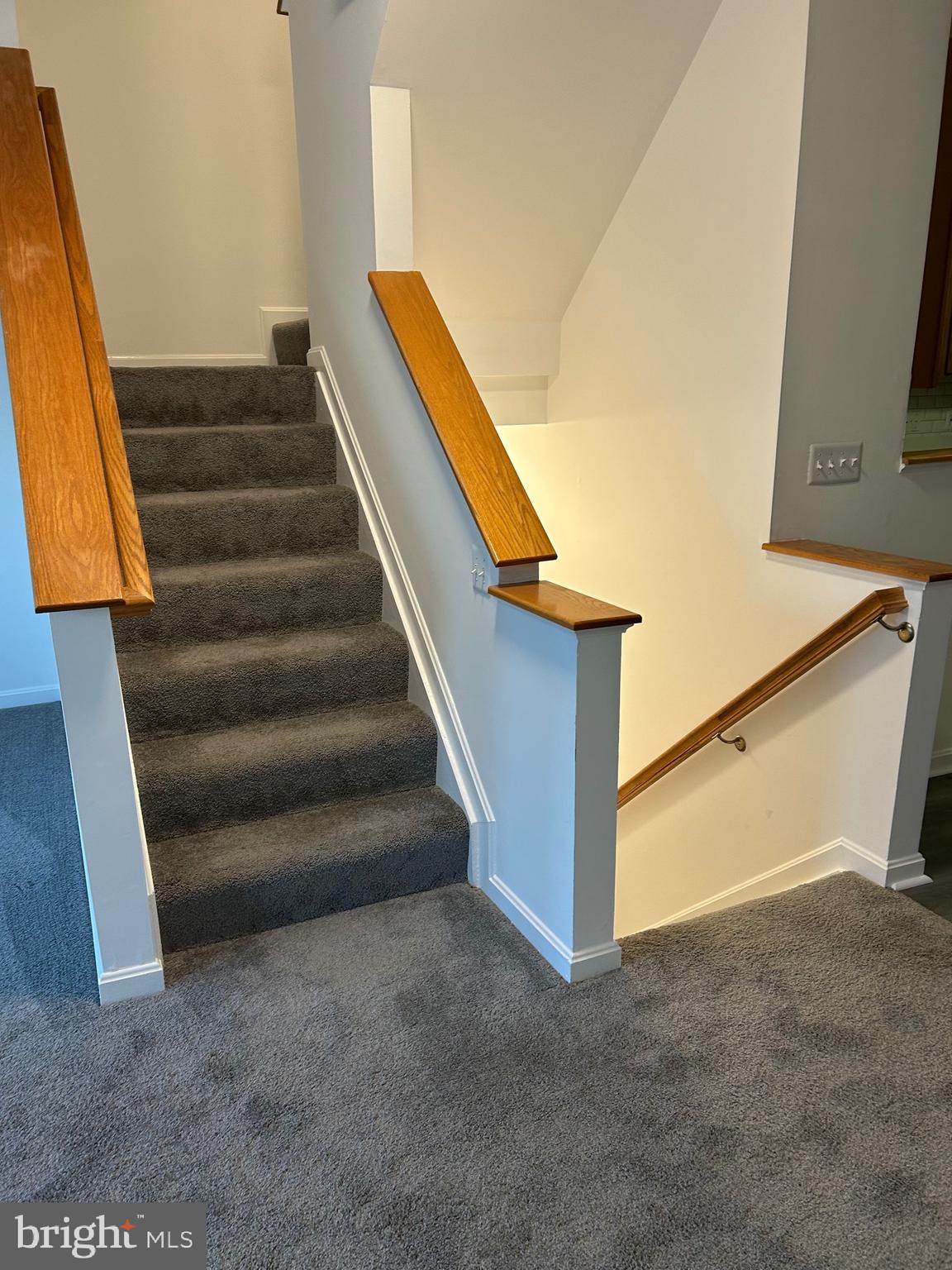 MIDDLE RIVER - Residential