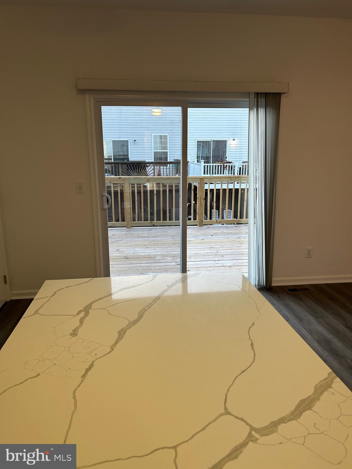 MIDDLE RIVER - Residential