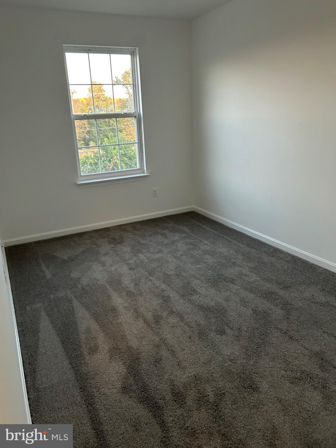 MIDDLE RIVER - Residential