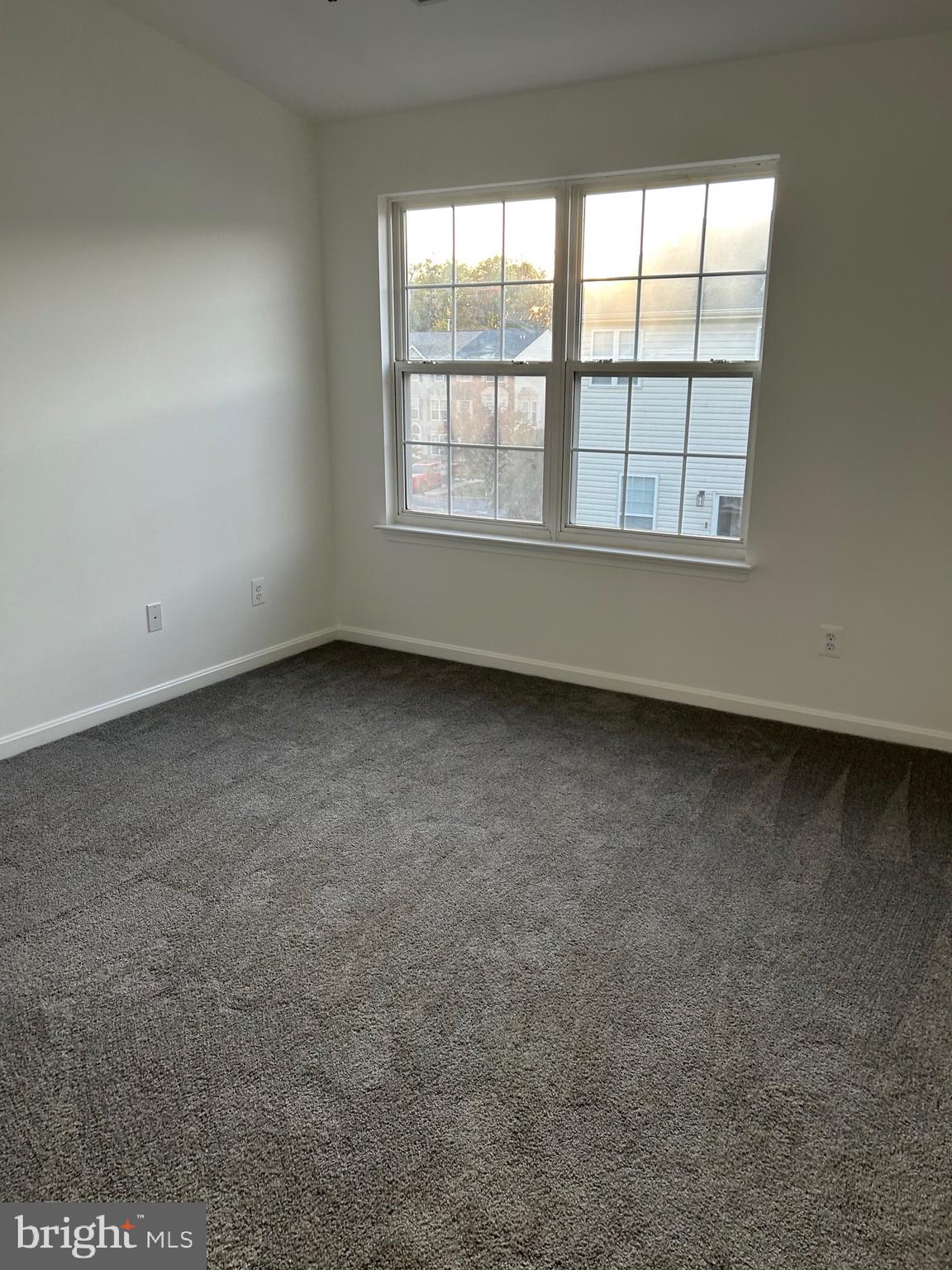 MIDDLE RIVER - Residential