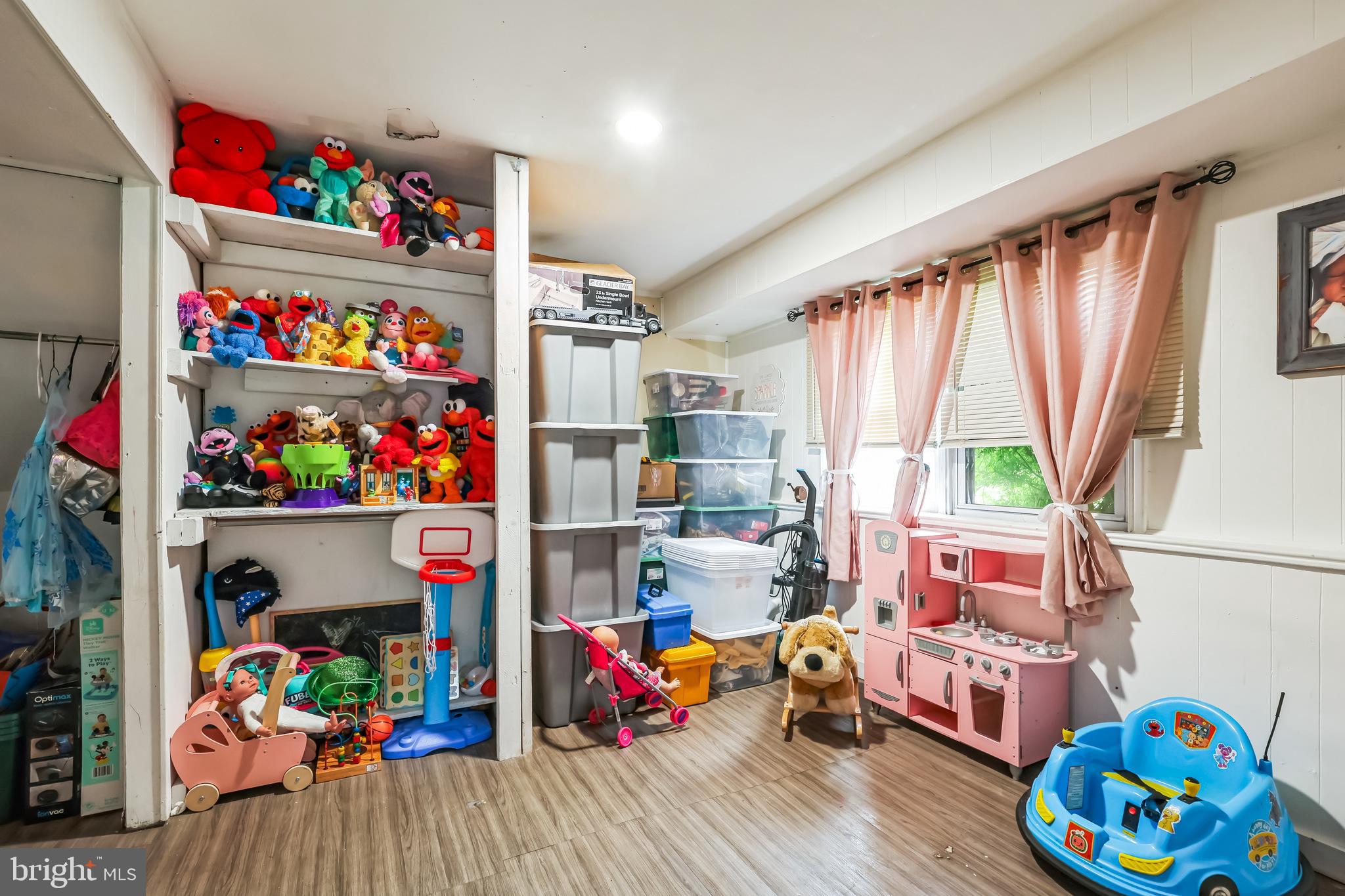 CENTER SQ GREEN - Residential