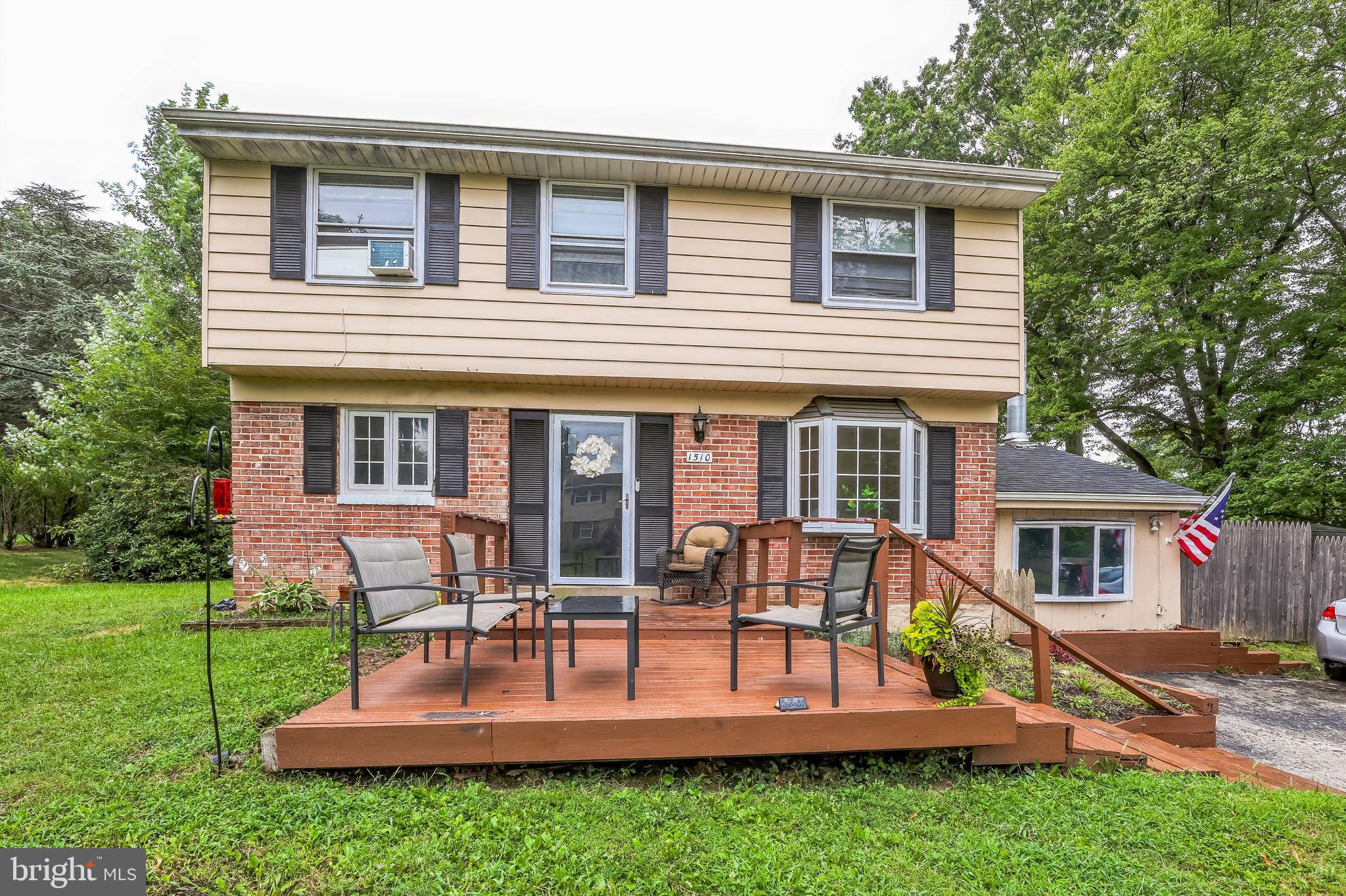 Amazing opportunity to buy in the highly desirable Center Sq Green neighborhood!
*** Contingent on seller finding suitable housing. Seller is actively looking.
Spacious Split level 5-bedroom, 2.5-bath single-family home. Walk up the driveway to the generously sized and recently stained front porch and into this inviting home. The main floor has laminate flooring with an open kitchen is to your left with Stainless Steel appliances and a large pantry with fun and rustic barn door. On the other side of the room is the wide open dining area.
Upstairs are original wooden flooring and the 3 large bedrooms with recently renovated full hallway bathroom. On the 3rd level of the home are two more bedrooms and a full bathroom. The basement or lower level offers a very comfortable living room area with two extra bonus rooms with mini splits, a gas fireplace and full laundry room. Main and lower levels offer many windows with lots of sunlight.
The serene and beautiful backyard greets you with the large covered patio, shed and an recently fenced in
in-ground pool offering countless hours of entertainment.
There is a Crawl Space out back
HVAC was replaced in 2021, new Roof 2020, Water heater 2020, new breakers 2021
This home has tons of potential and needs a little TLC but will not last and is not to be missed!