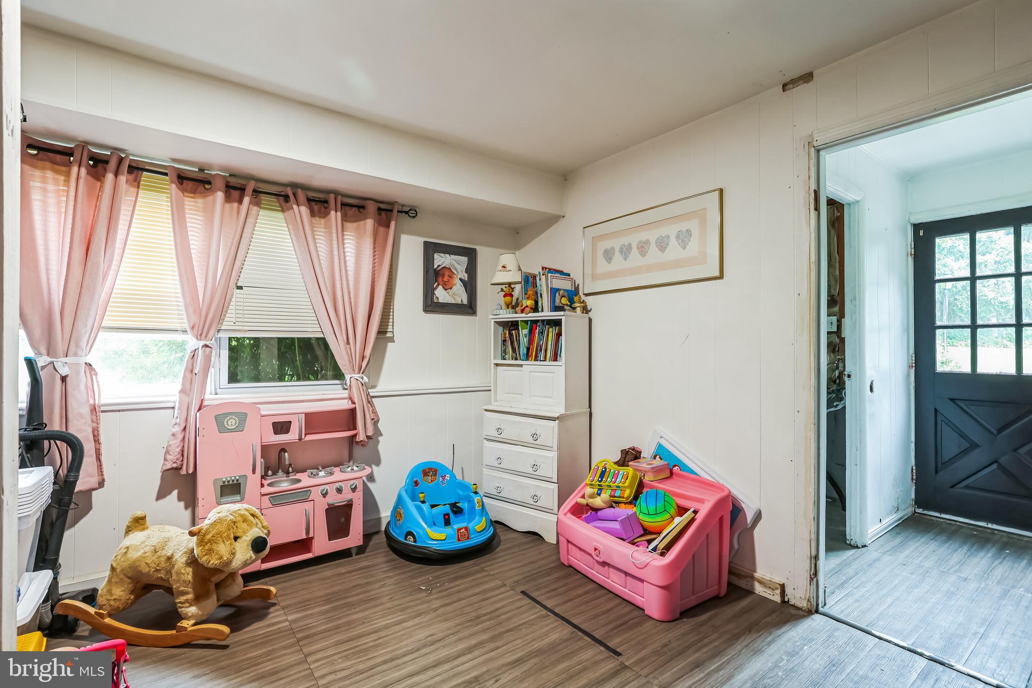 CENTER SQ GREEN - Residential