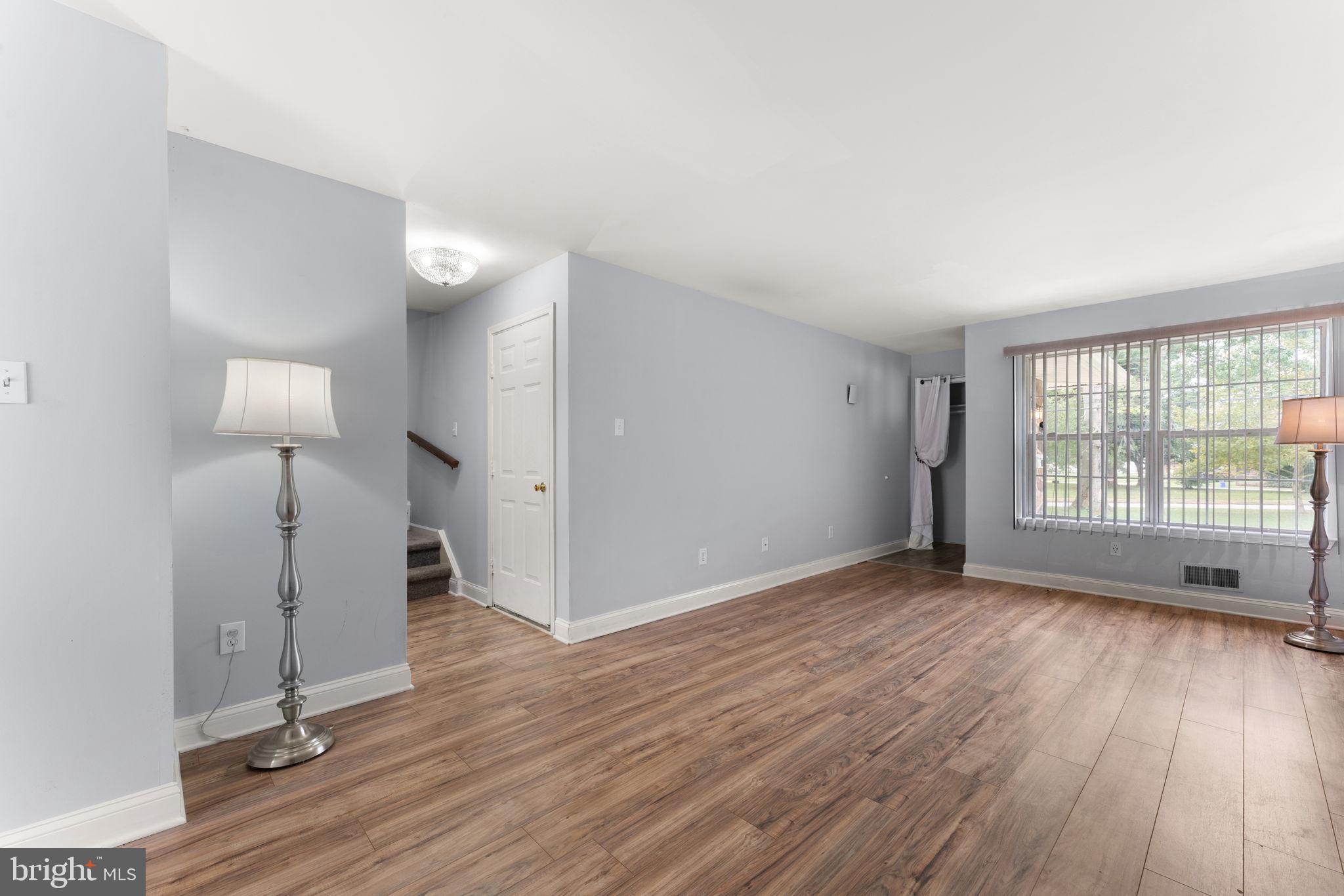 127 E WINONA AVENUE