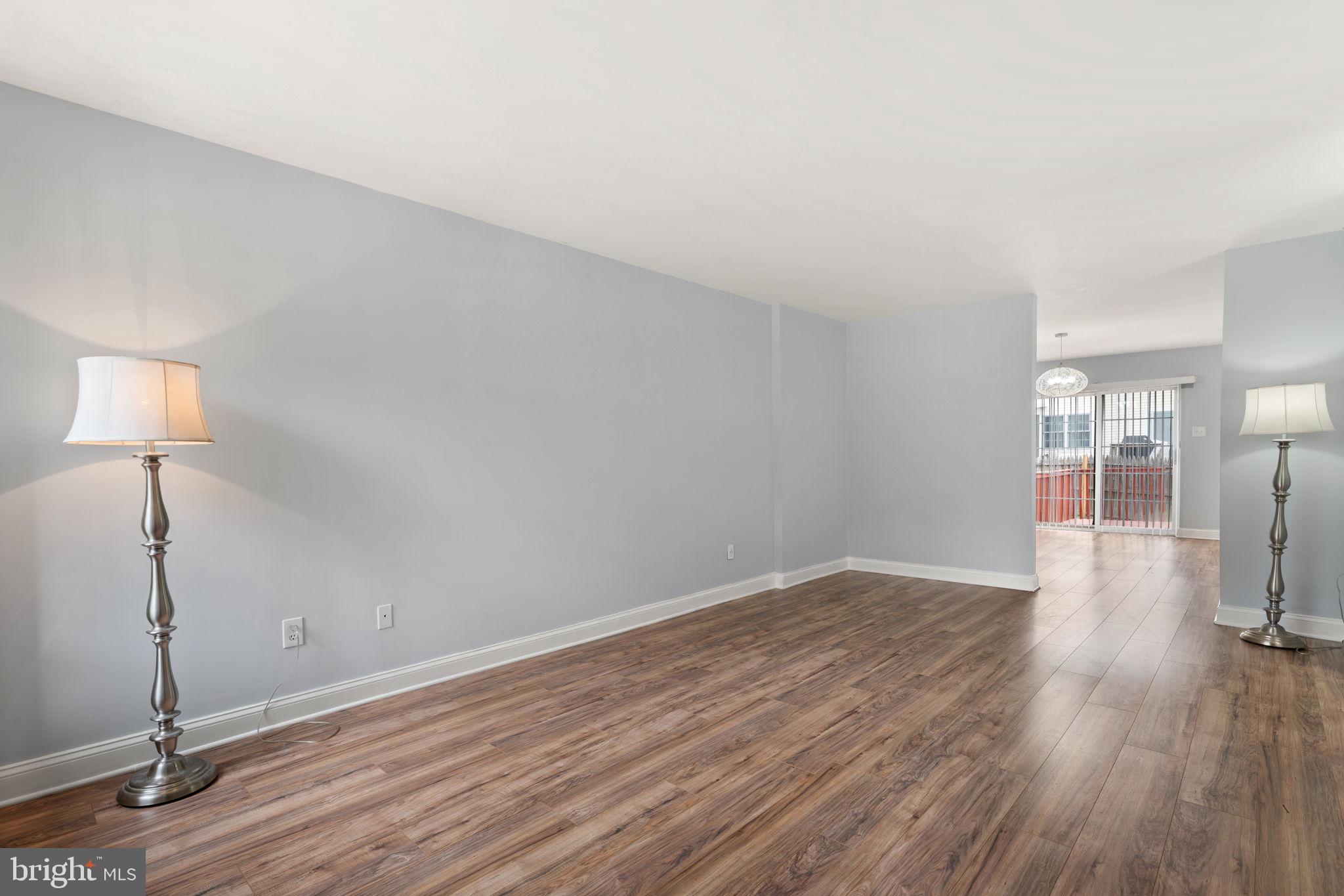 127 E WINONA AVENUE