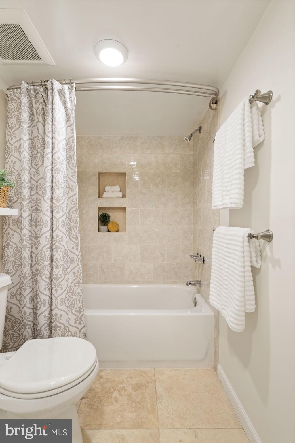 JEFFERSON MANOR - Residential