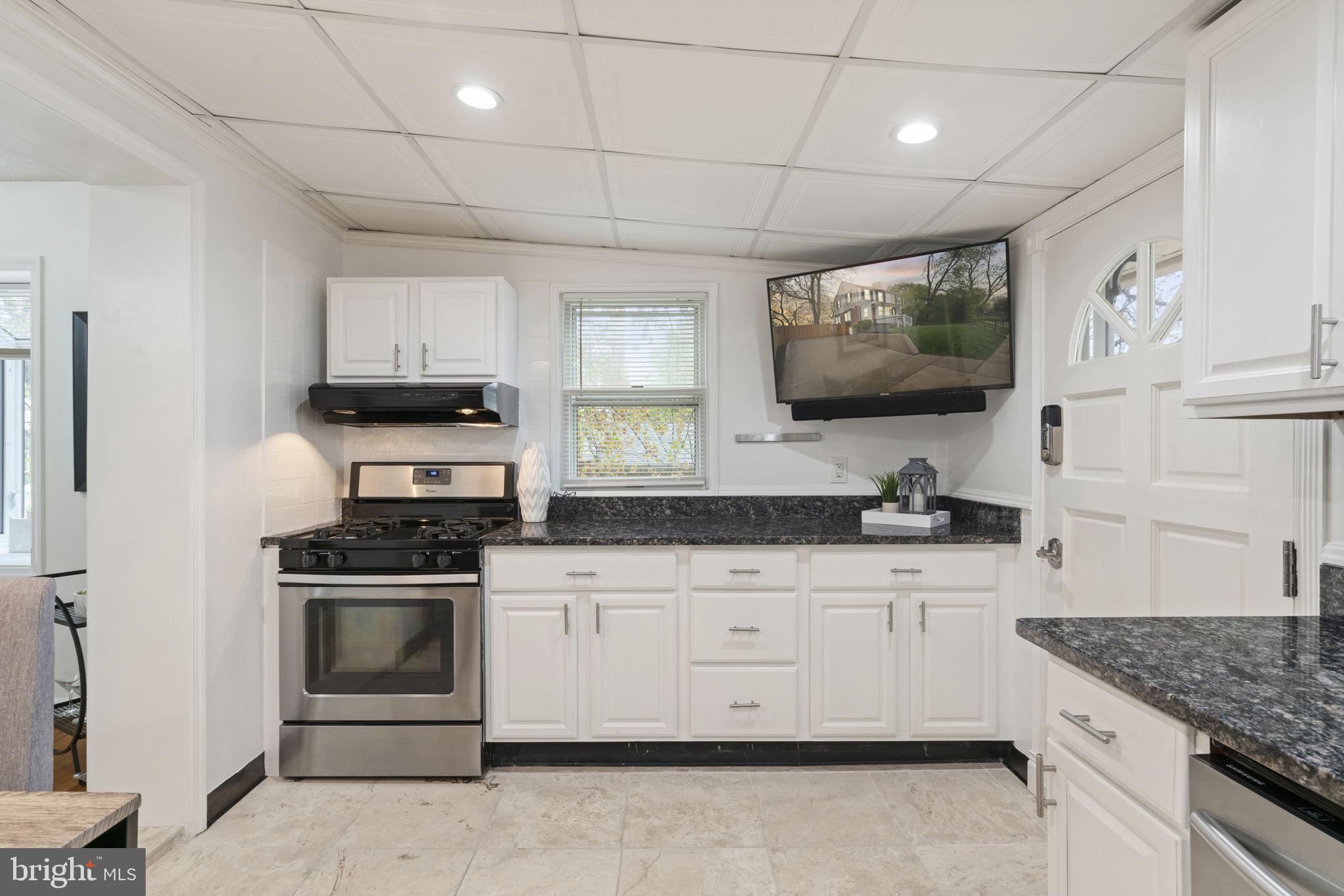 JEFFERSON MANOR - Residential