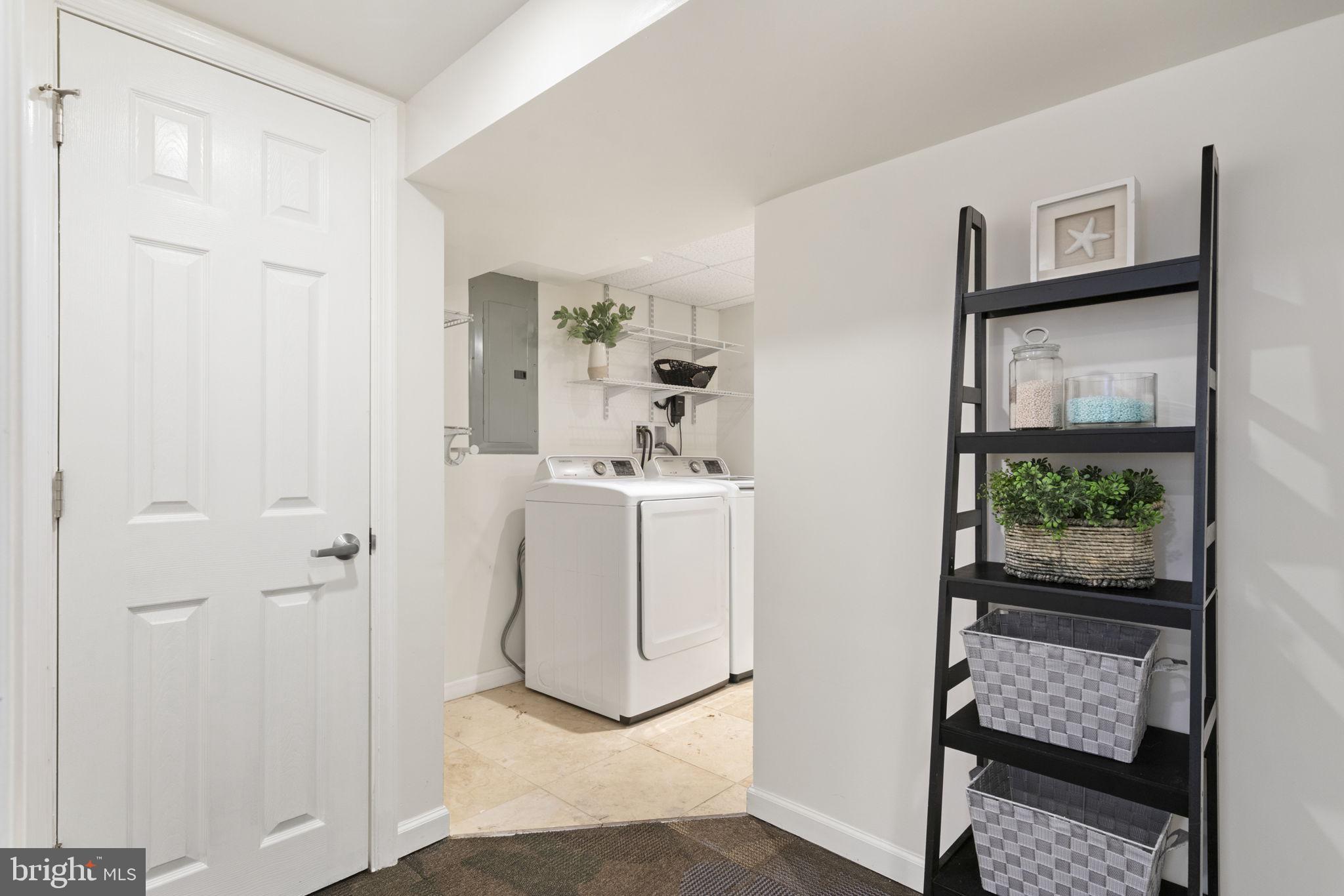 JEFFERSON MANOR - Residential