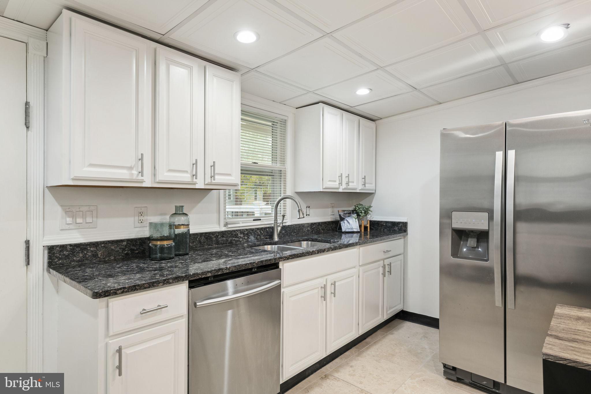 JEFFERSON MANOR - Residential