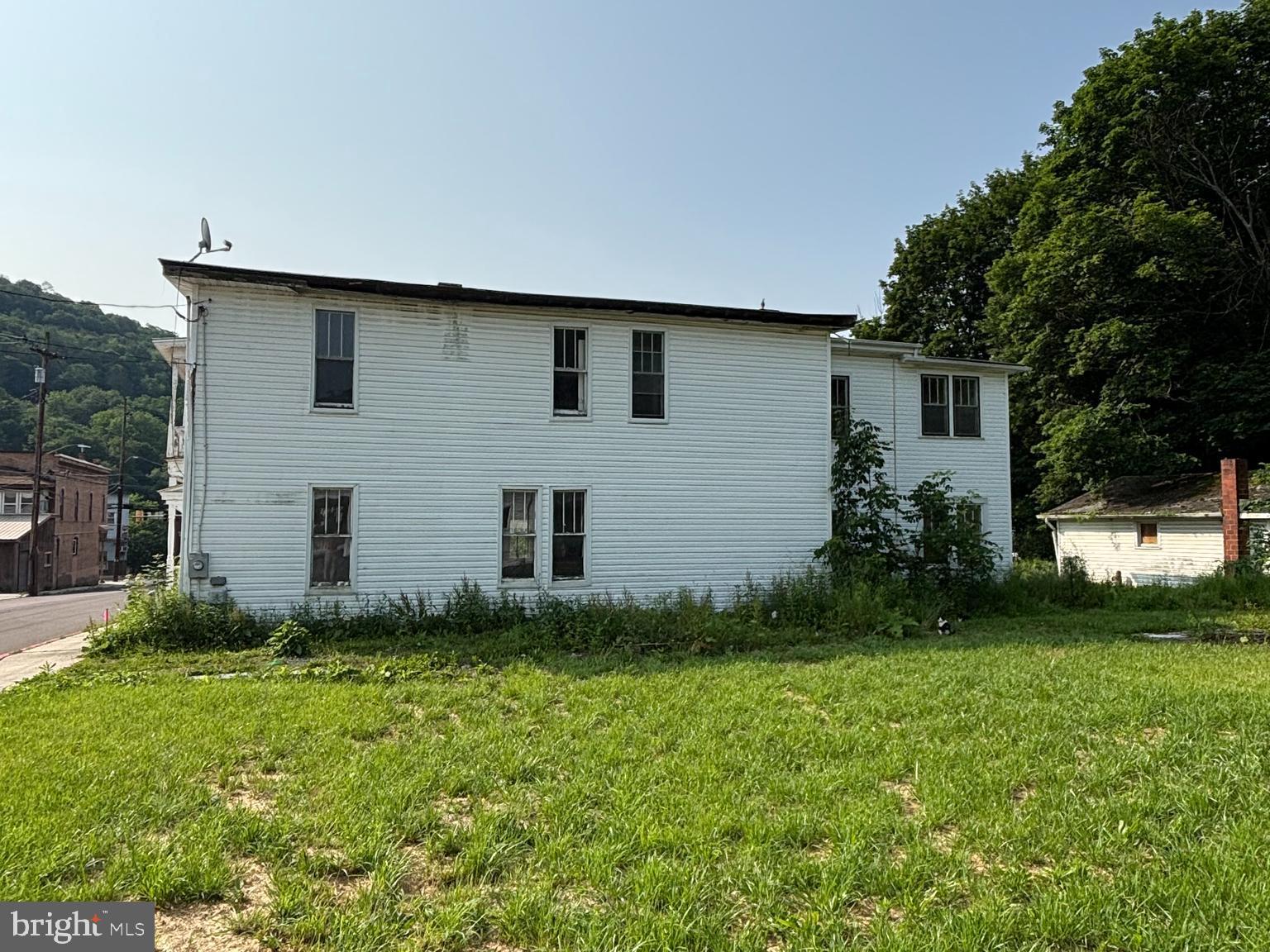 15 DOUGLAS AVENUE