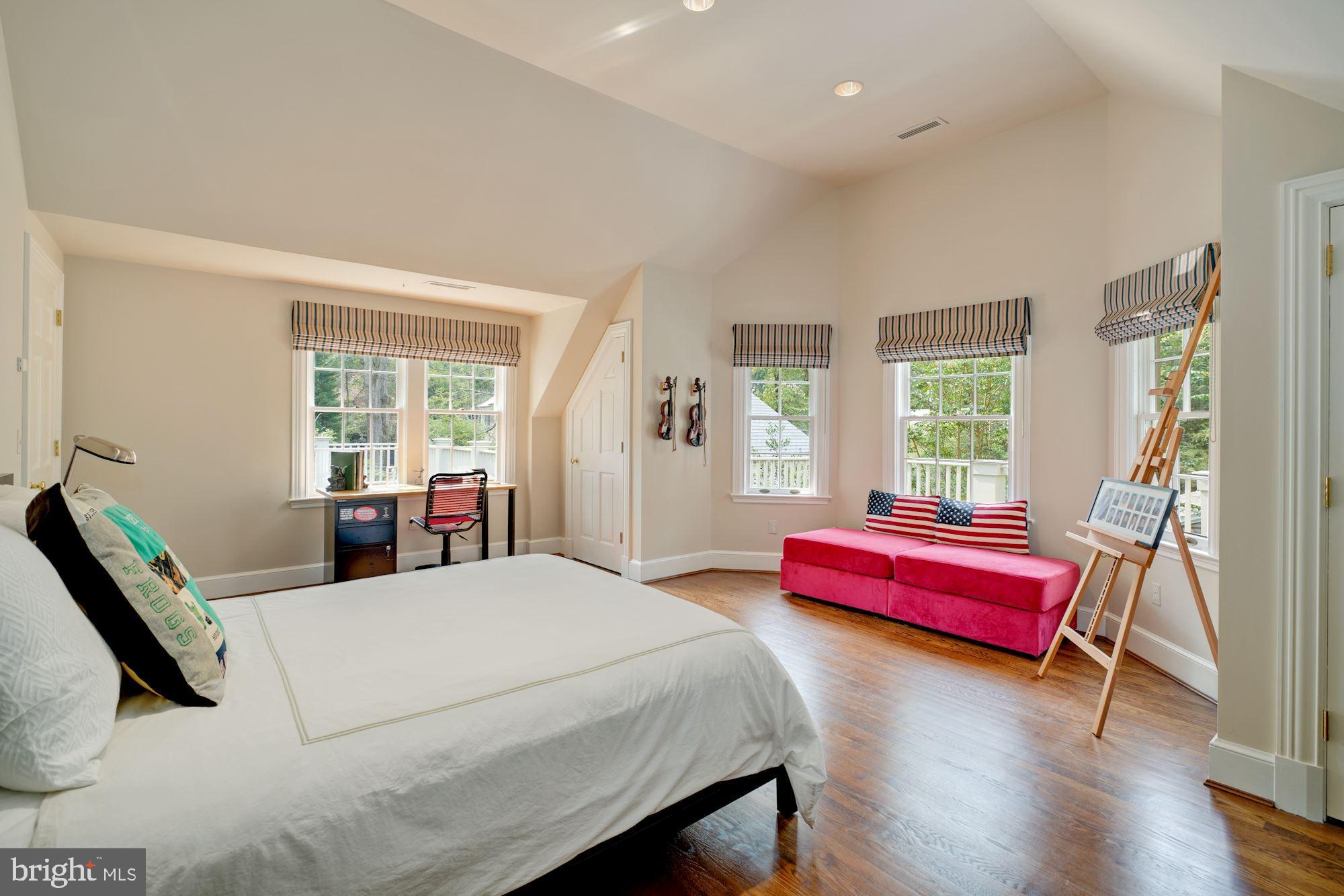 SPRING VALLEY - Residential