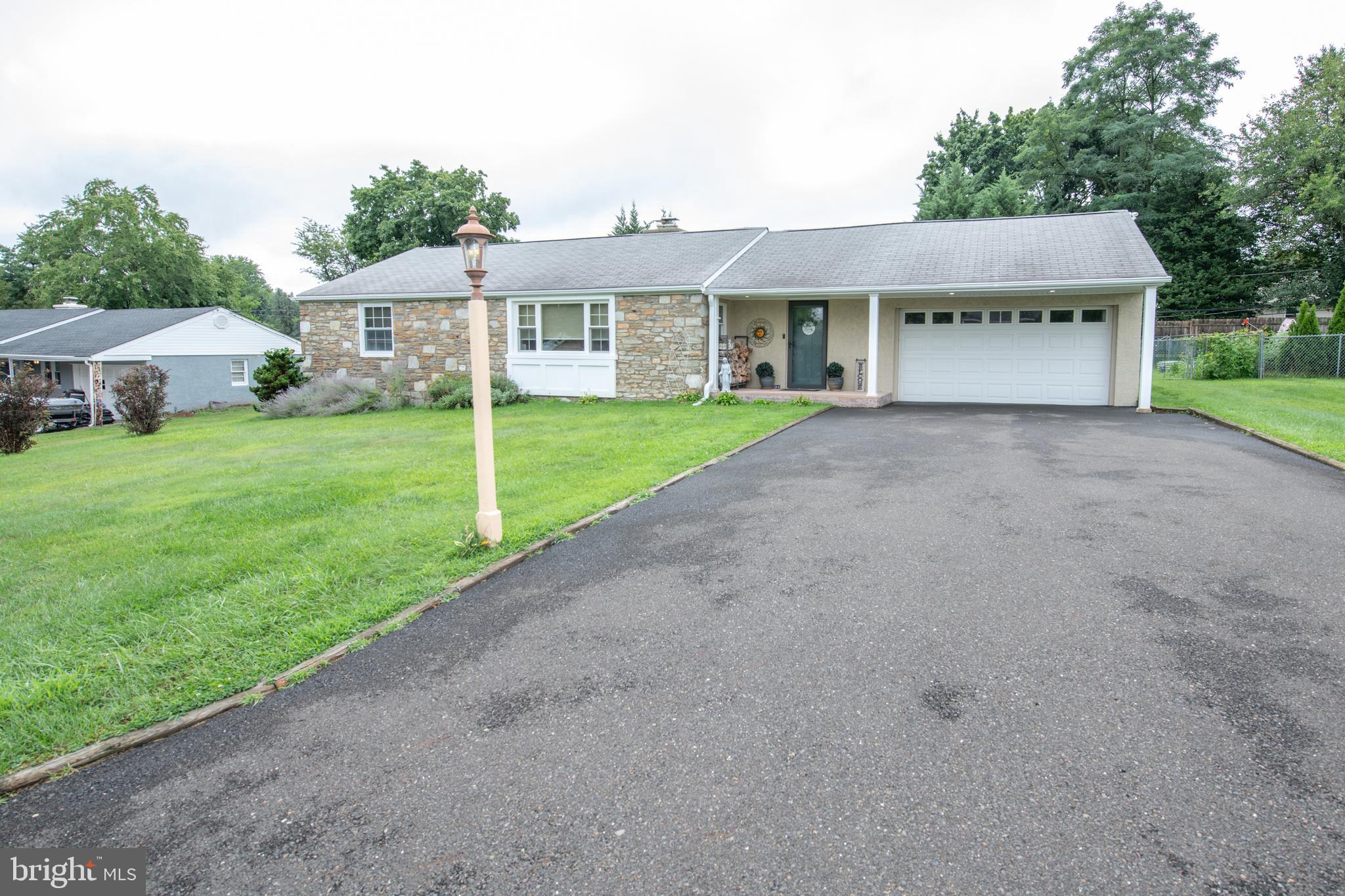 27 N MIDWAY AVENUE