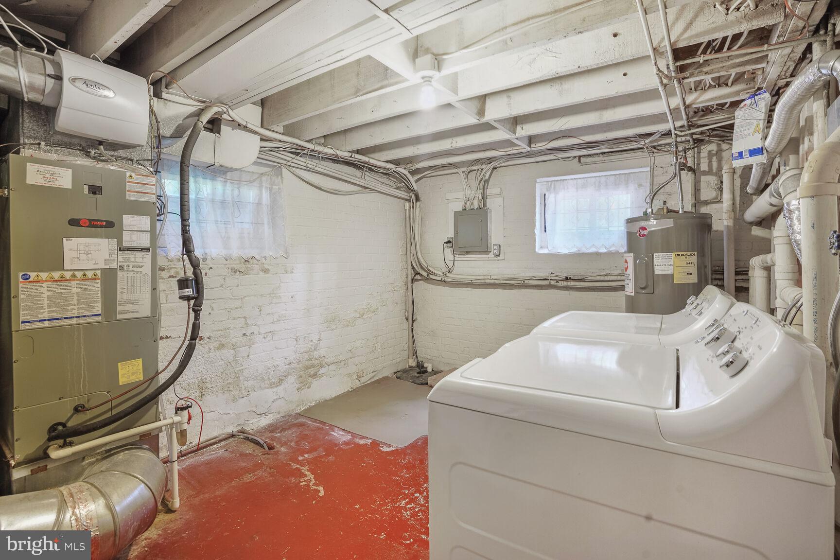 FAIRLINGTON VILLAGES - Residential Lease