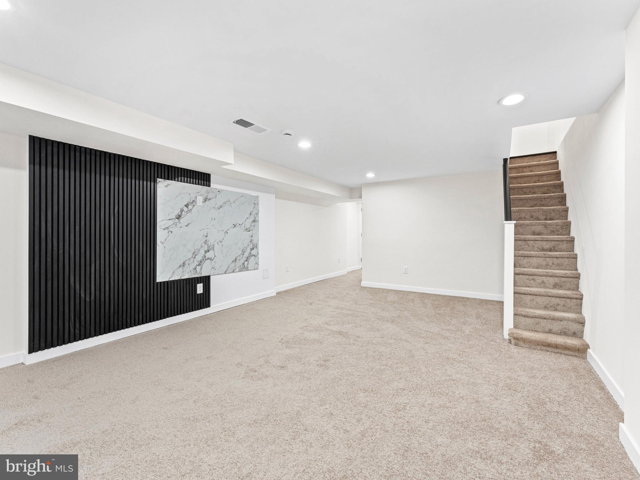 WEST OAK LANE - Residential