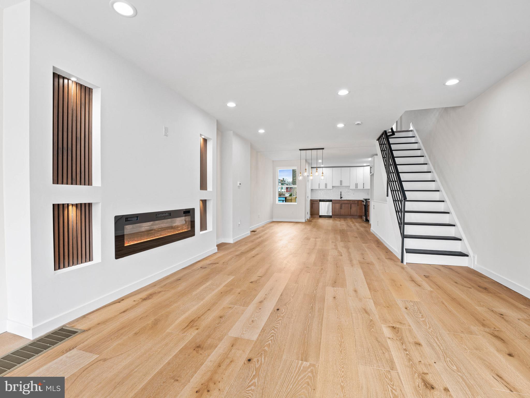 WEST OAK LANE - Residential