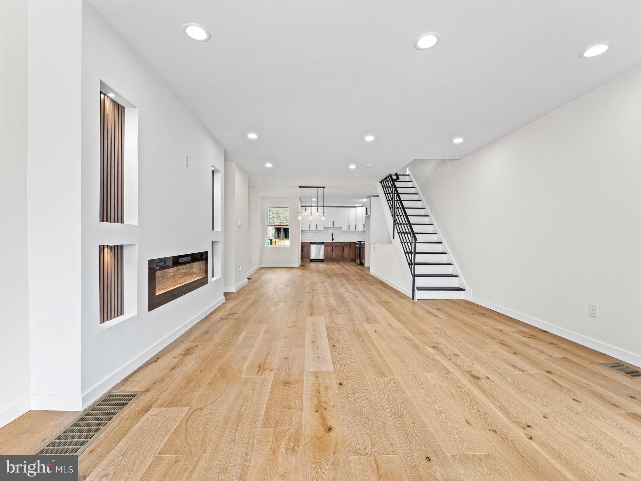 WEST OAK LANE - Residential