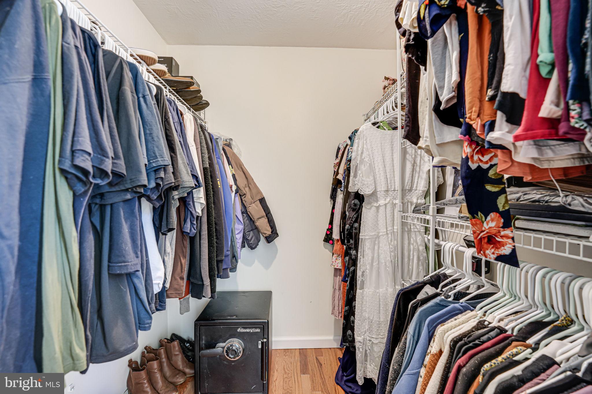 VISTA WOODS - Residential