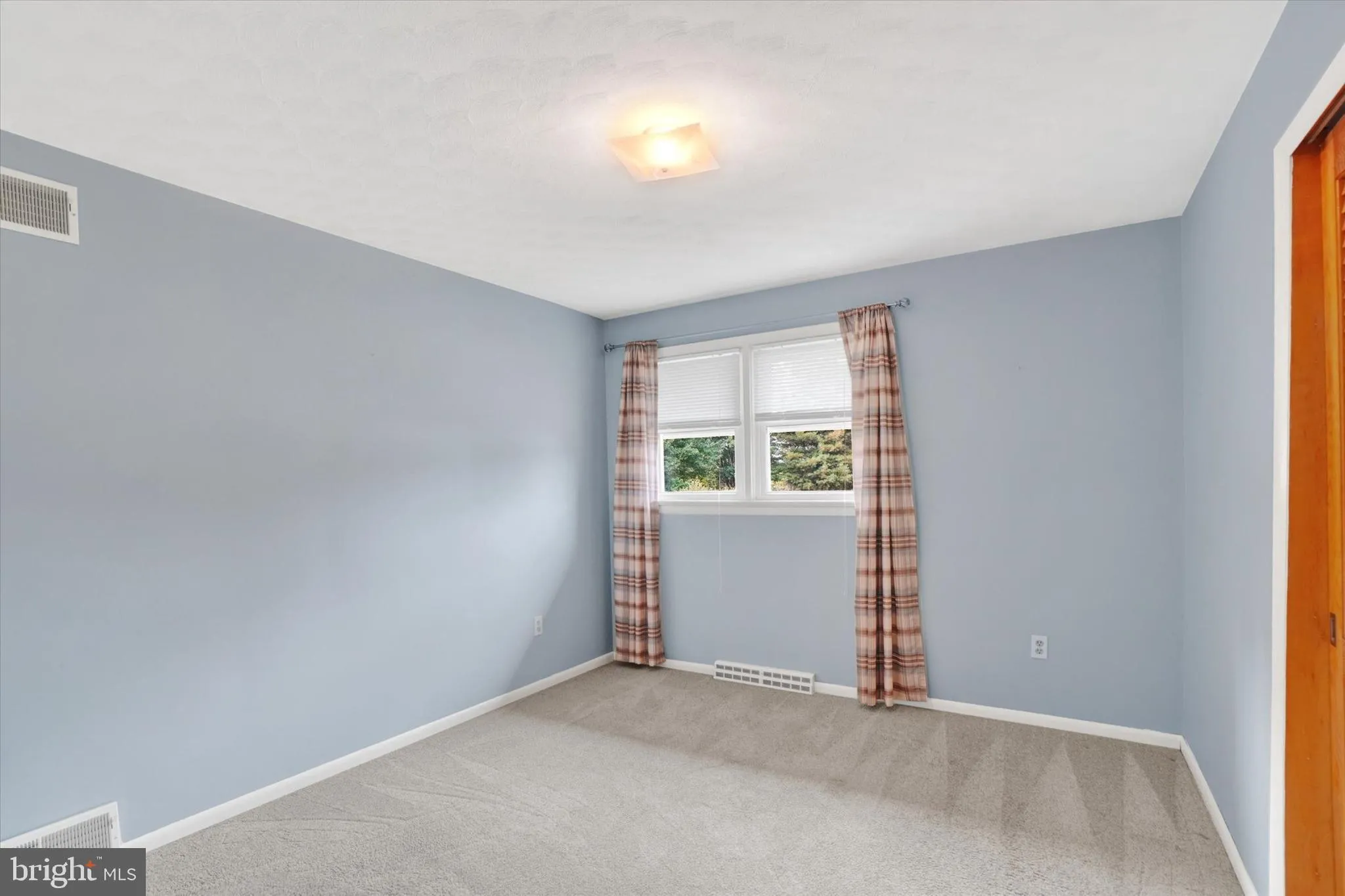 York, Pennsylvania 17408, United States, 3 Bedrooms Bedrooms, ,2 BathroomsBathrooms,Residential,Pending,215916